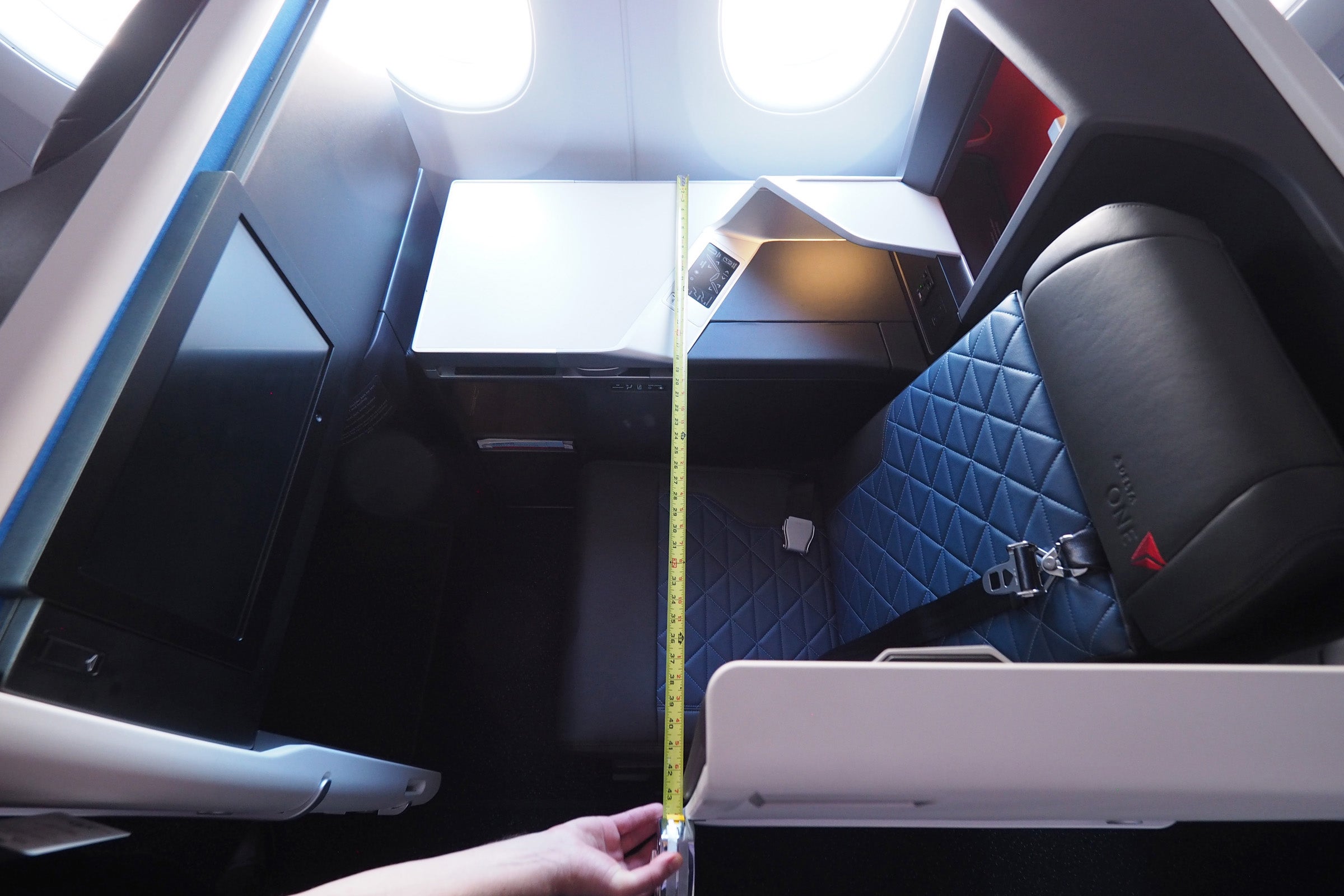Delta A350 Tour Delta One Suite Premium Select