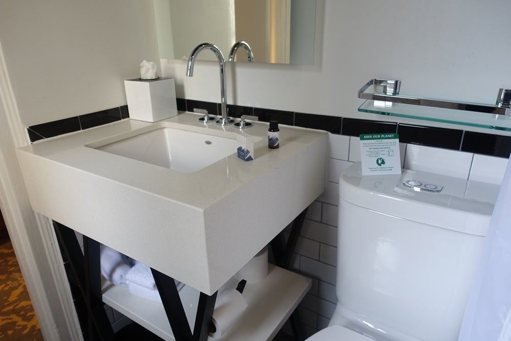 sink and amenities