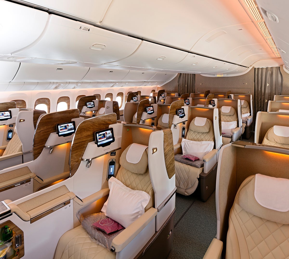 The new business class - same layout as the old one, but new colors (Image courtesy of Emirates)