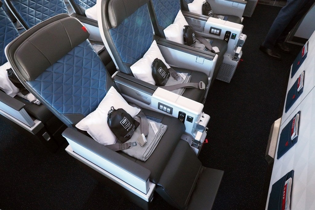 Delta A350 Tour Delta One Suite Premium Select