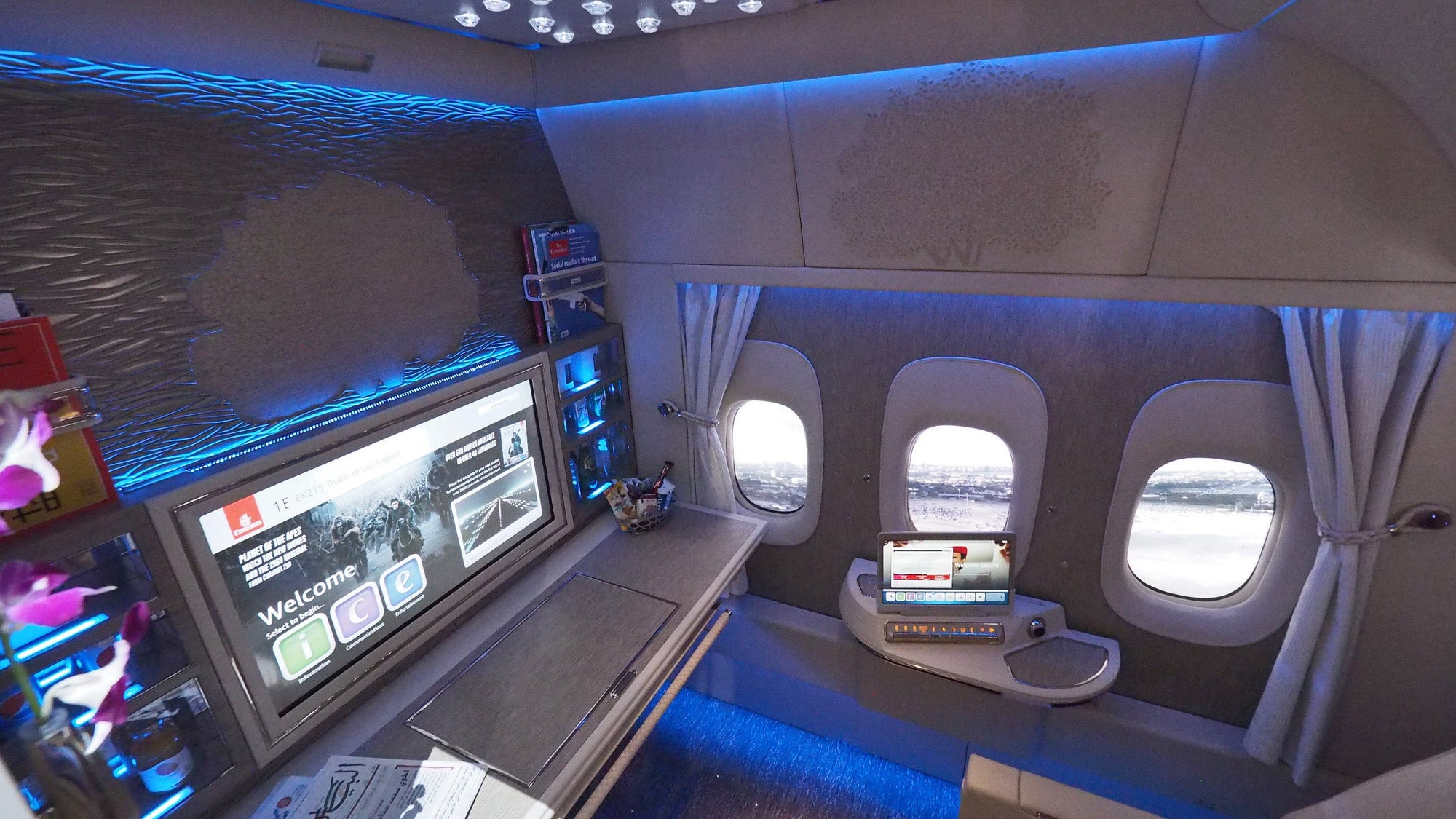 Emirates 777 New Suite