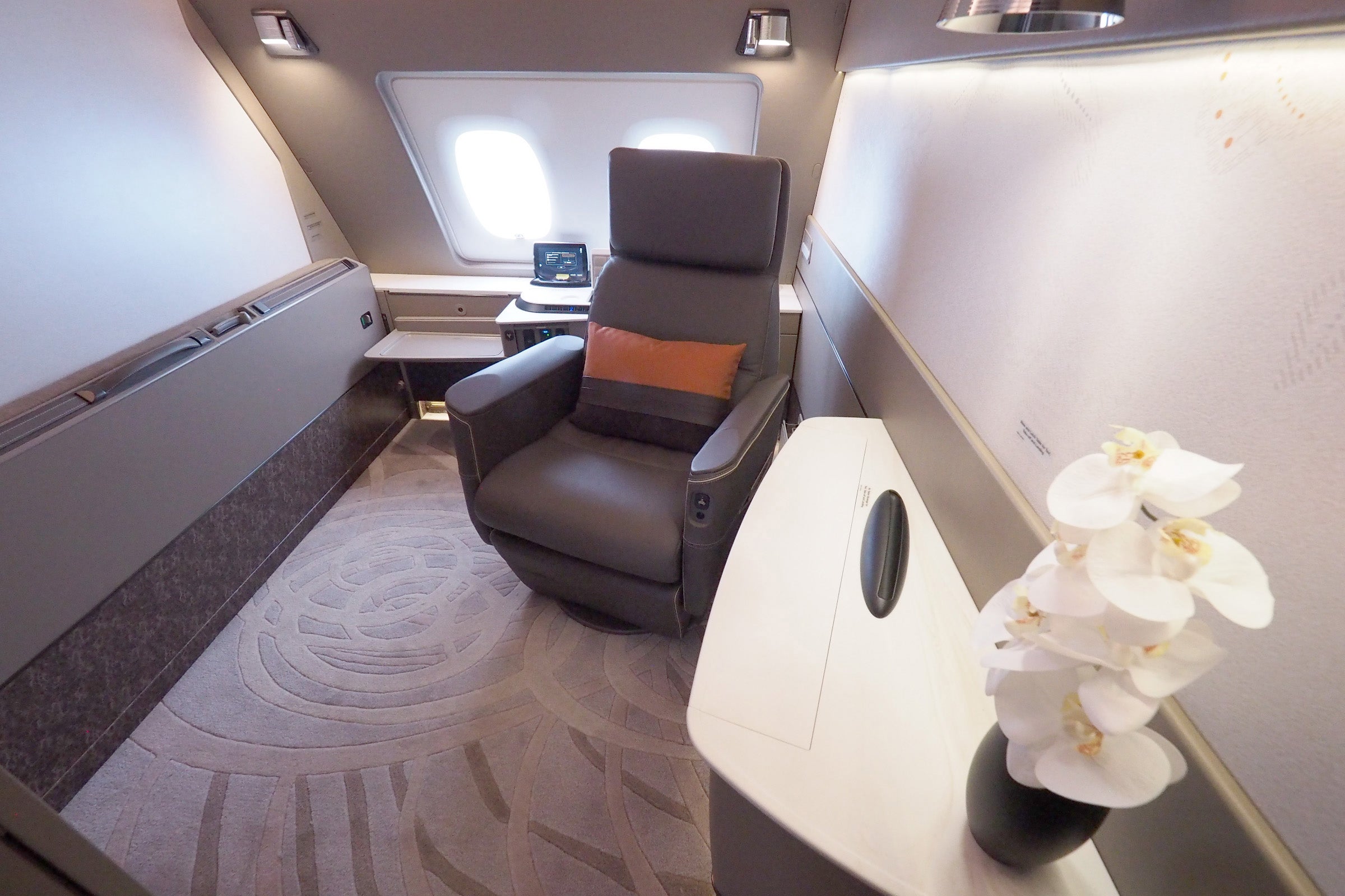 Singapore Airlines New A380 Suite Tour