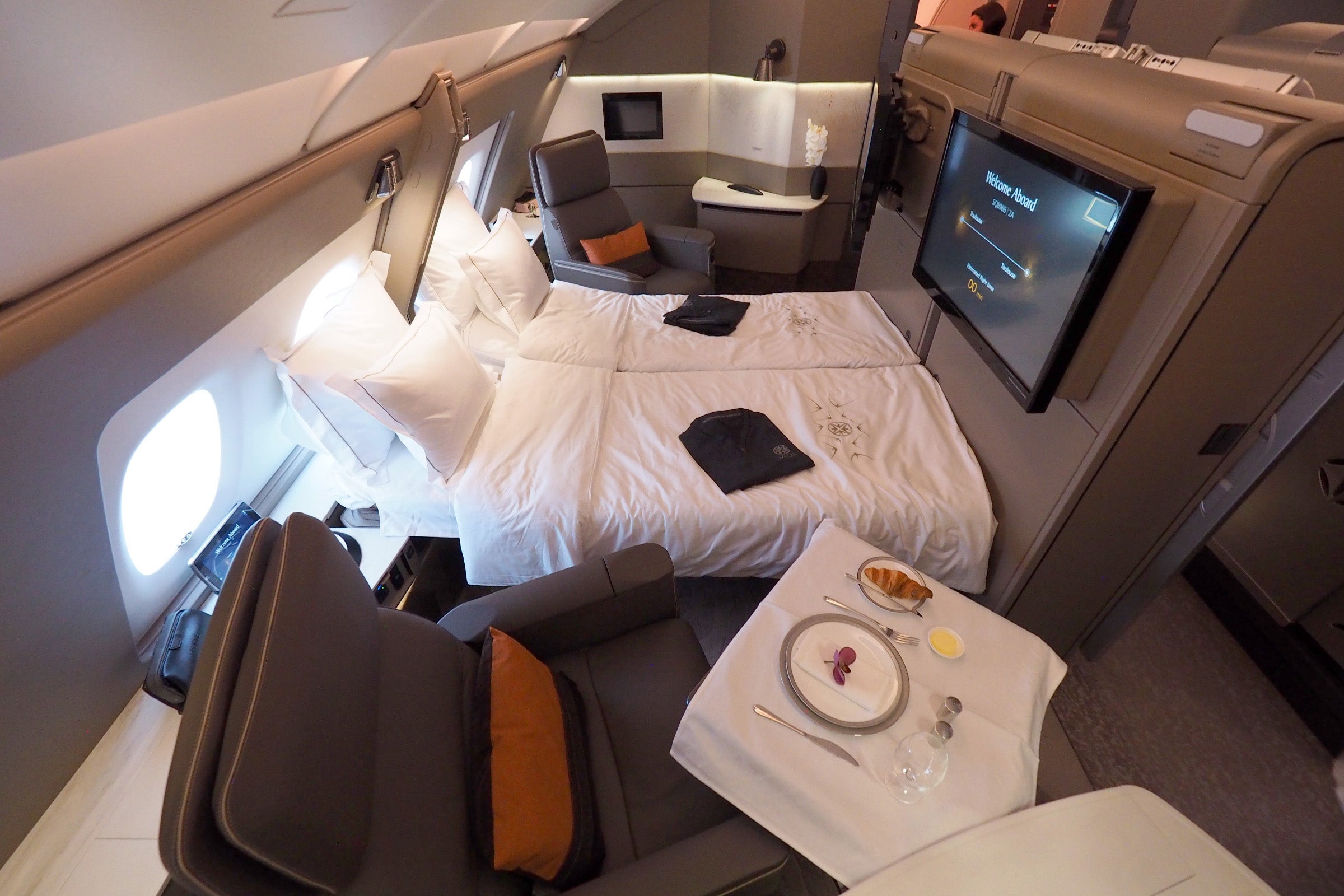 Singapore Airlines New A380 Suite Tour