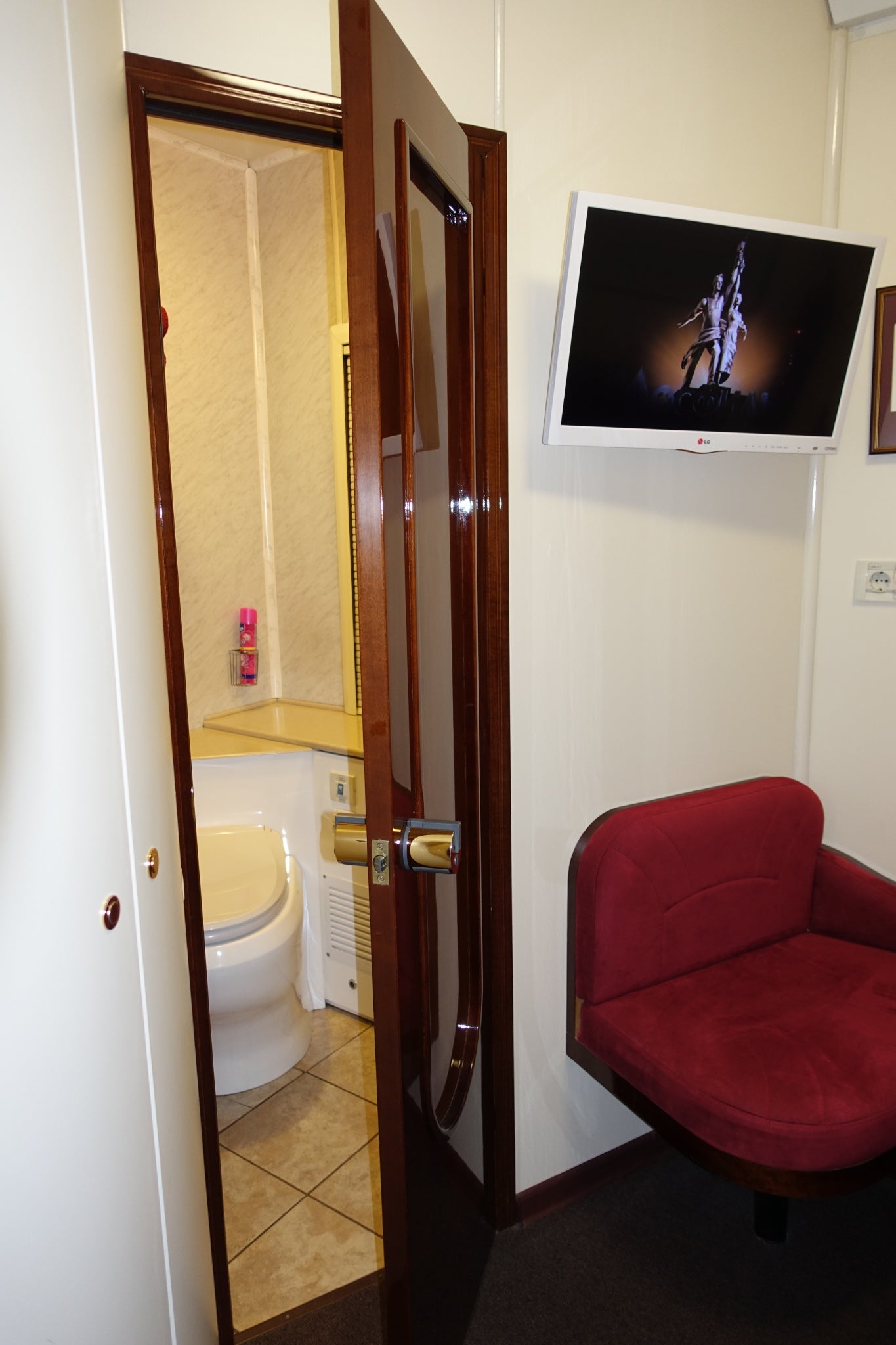 grand express, train, moscow