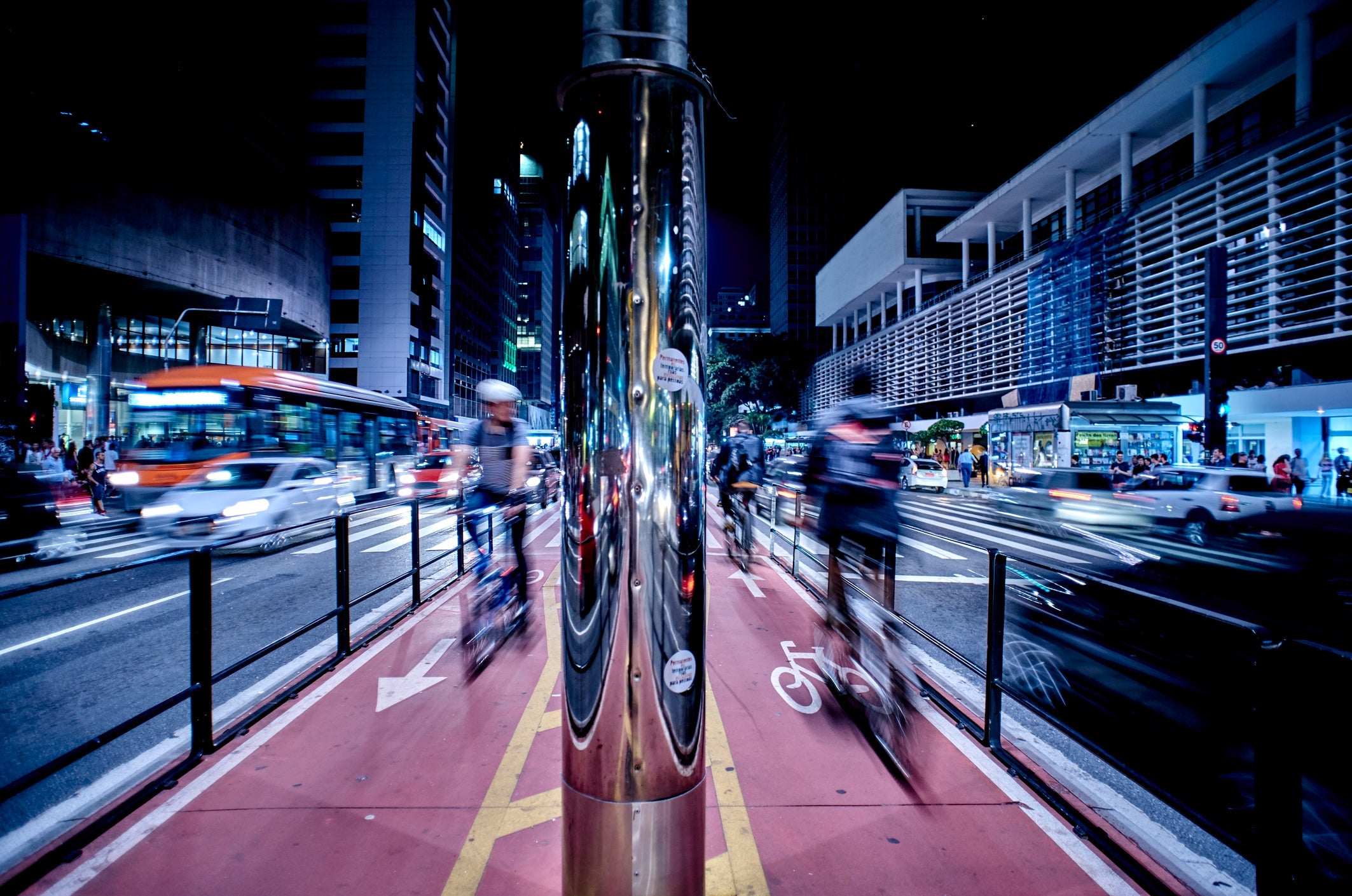 A street scene from busy São Paulo, Brazil. (Photo by Bambu Productions / Getty Images)