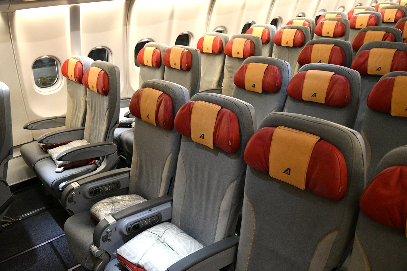 Flight Review: Alitalia (Airbus A330) New York to Milan - The