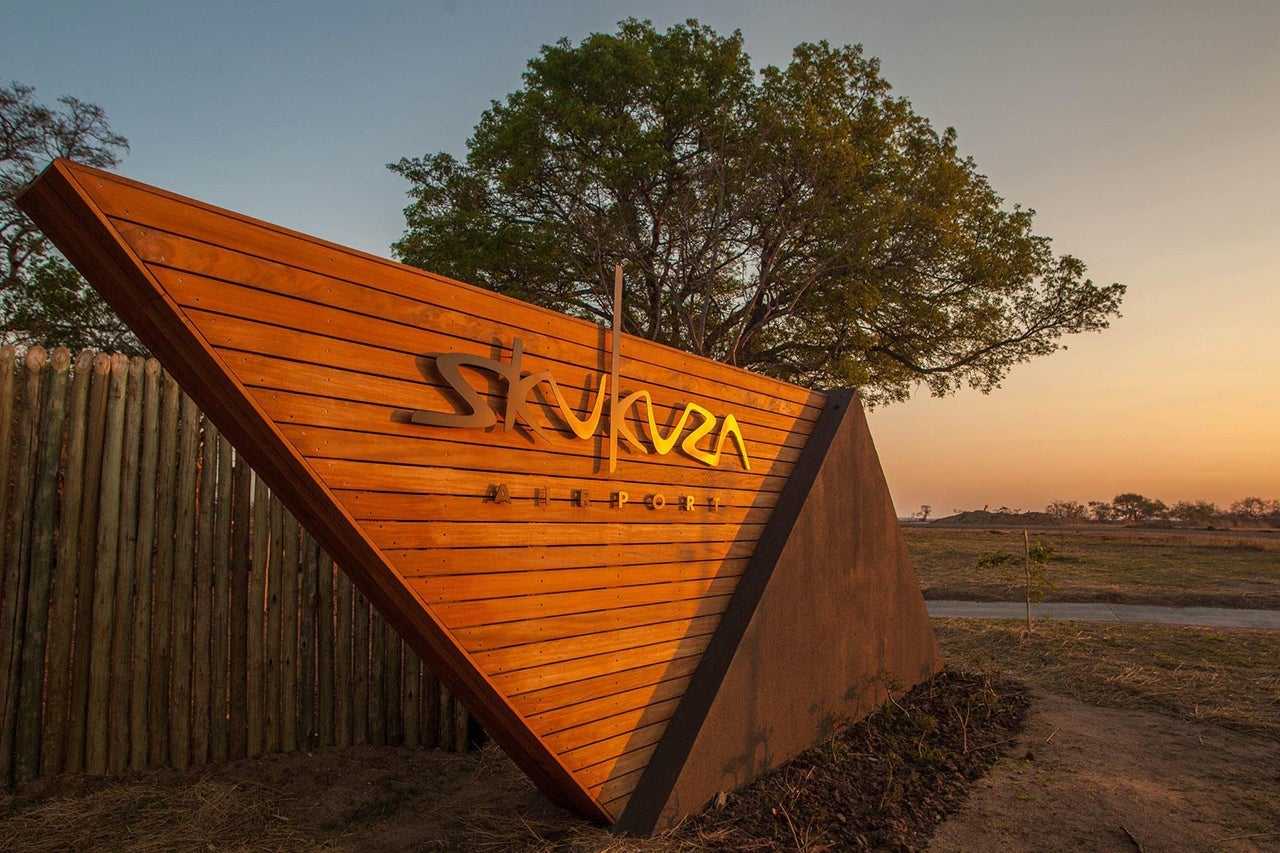 Exterior of airport. (Photo by Teddy Minford/Skukuza Airport)