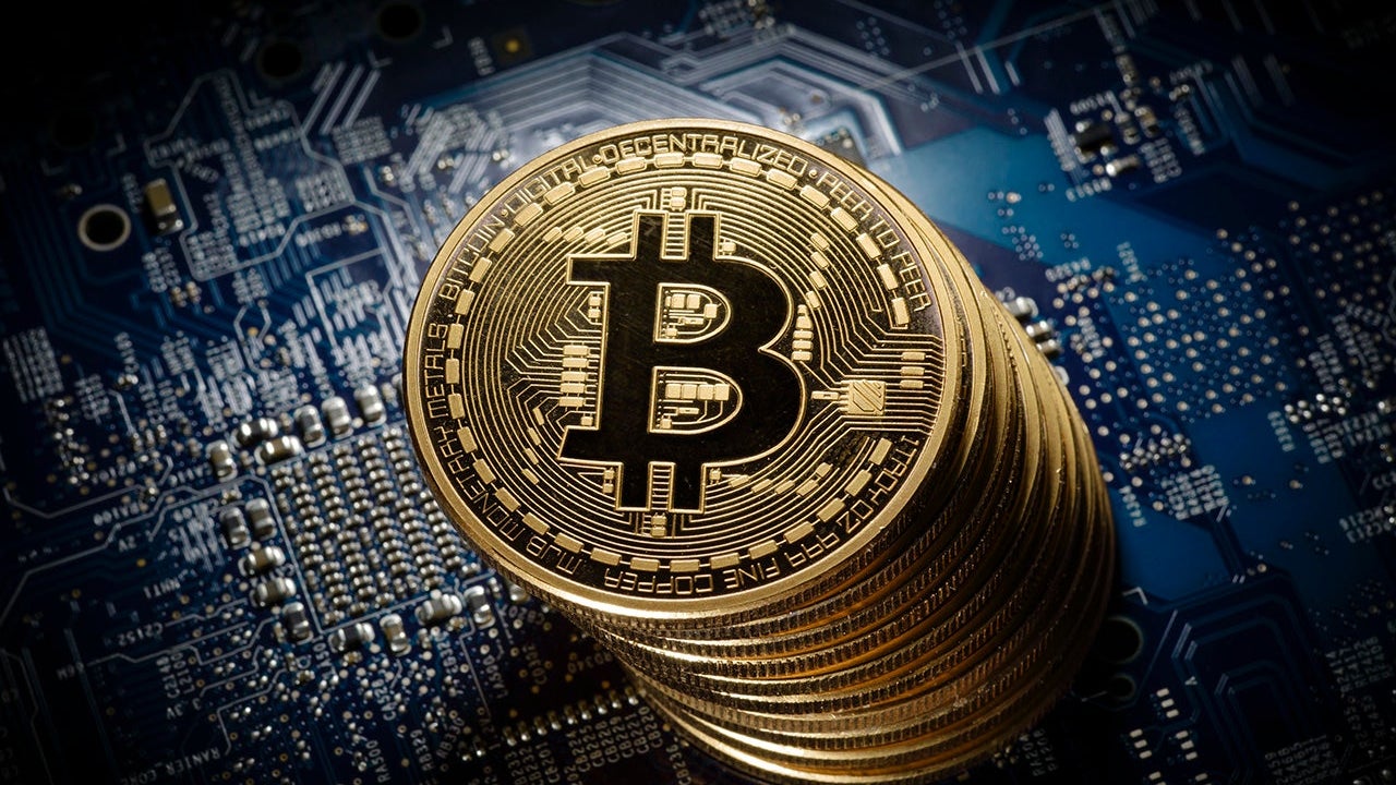 Airlines and Travel Agencies That Accept Bitcoin for Payment - The Points  Guy