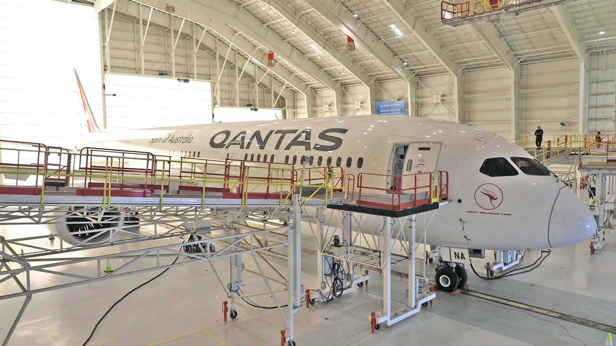 qantas 787 dreamliner