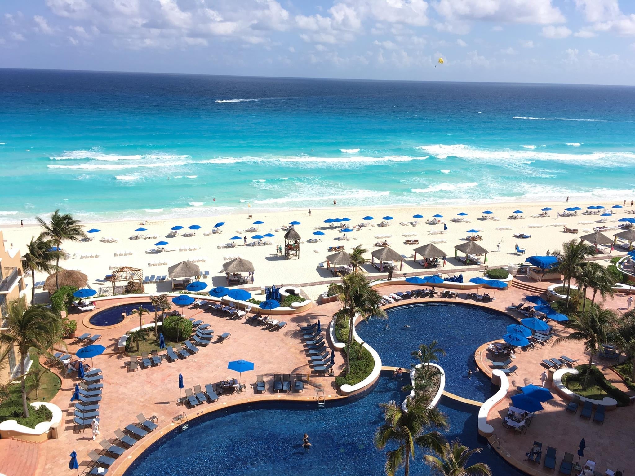 image by The Ritz Carlton Cancun / Facebook.