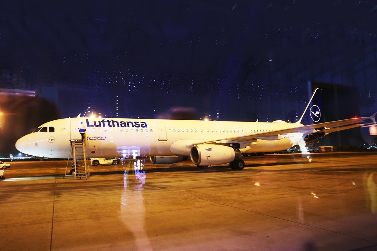Lufthansa a321 new livery