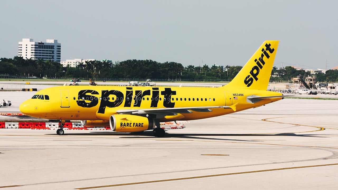 Spirit Plane A319 Exterior 1