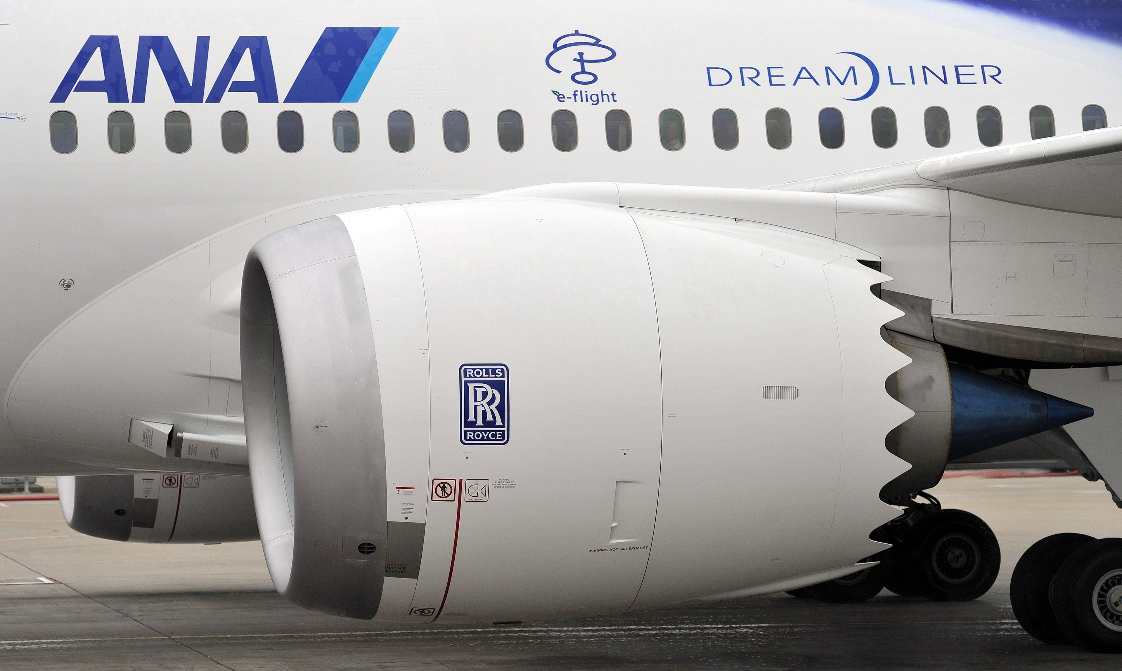The Rolls Royce engine on the first Boeing 787 with All Nippon Airways (Photo by Laurent Fievet / AFP / Getty Images)