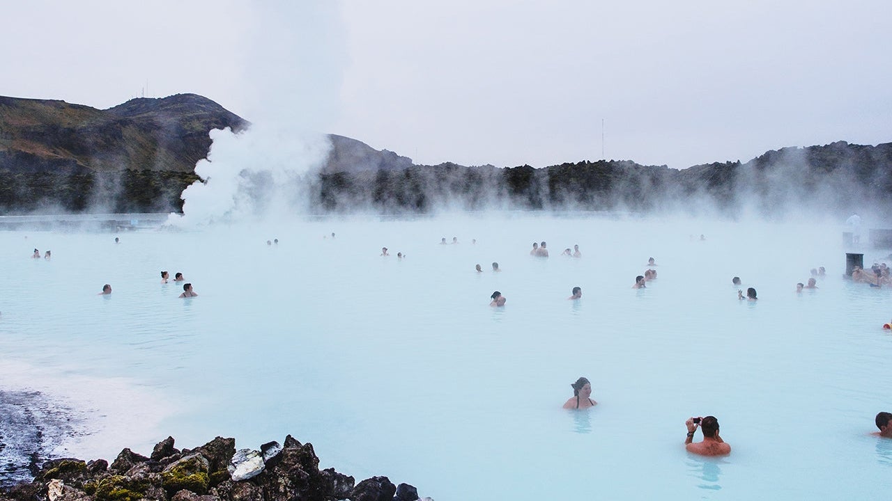 blue lagoon iceland jeff-sheldon-unsplash