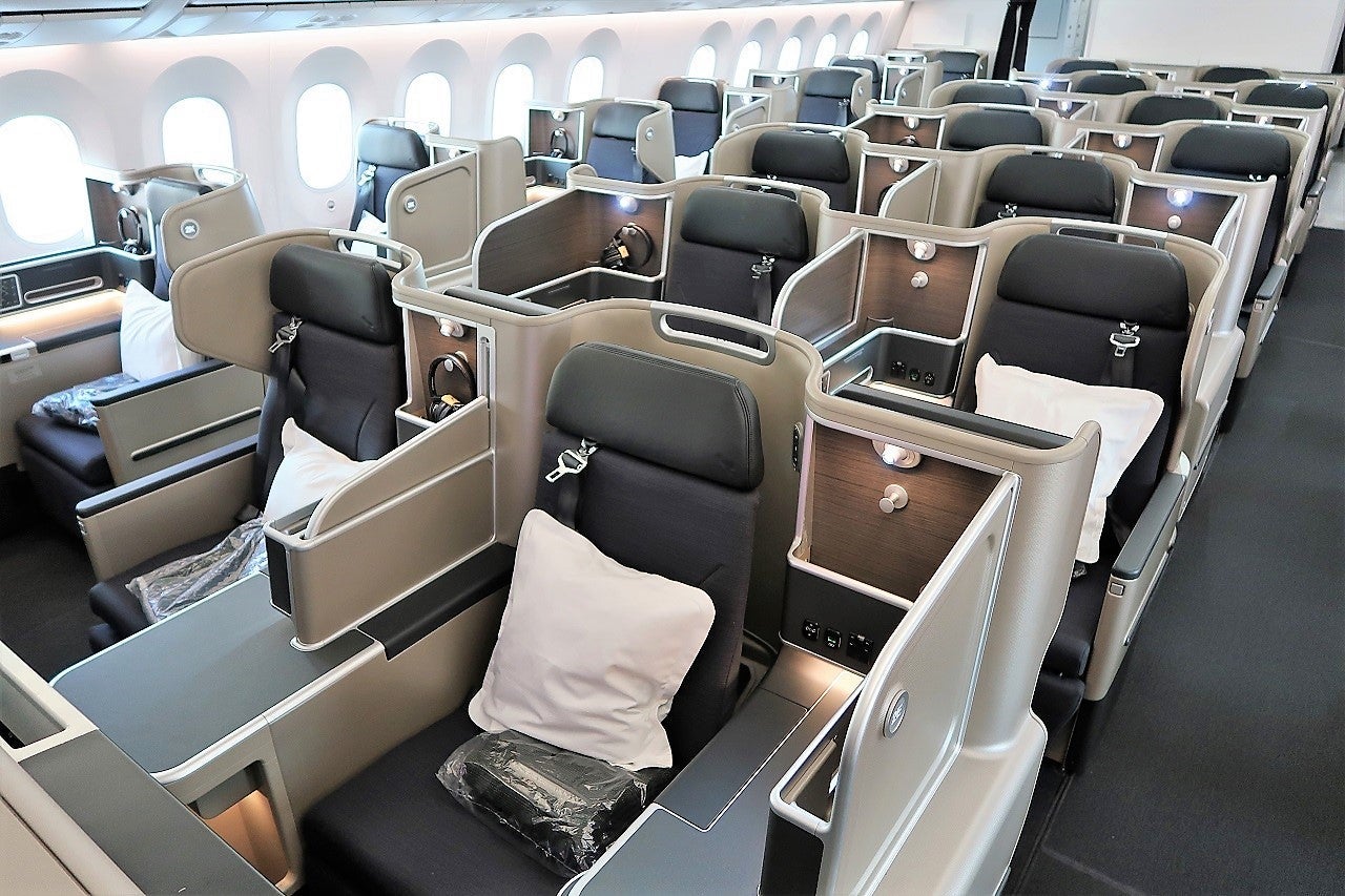 Business class onboard Qantas' 787-9. (Photo by JT Genter / The Points Guy)