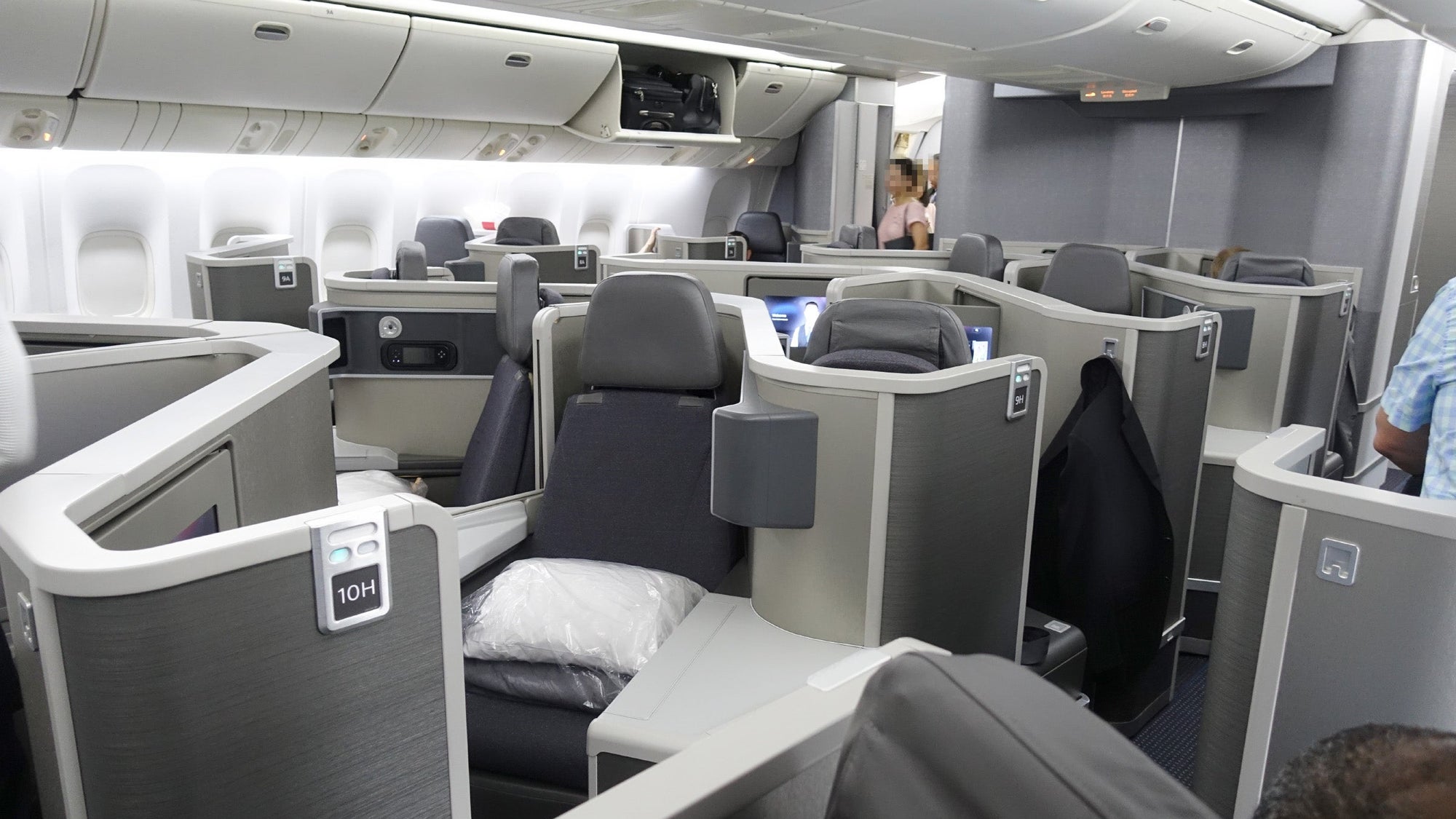 AA 777-200 Business Class Review ZH