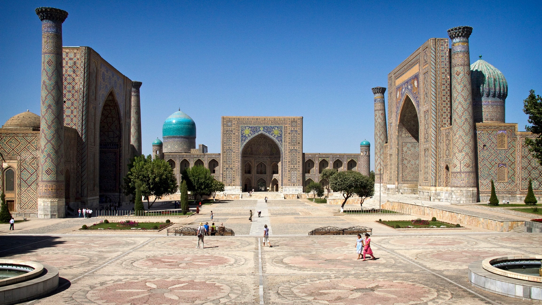 The Registan - the 3 buildings here are amongst the world's oldest preserved medrassas, anything older having been destroyed by Jenghis Khan.........
