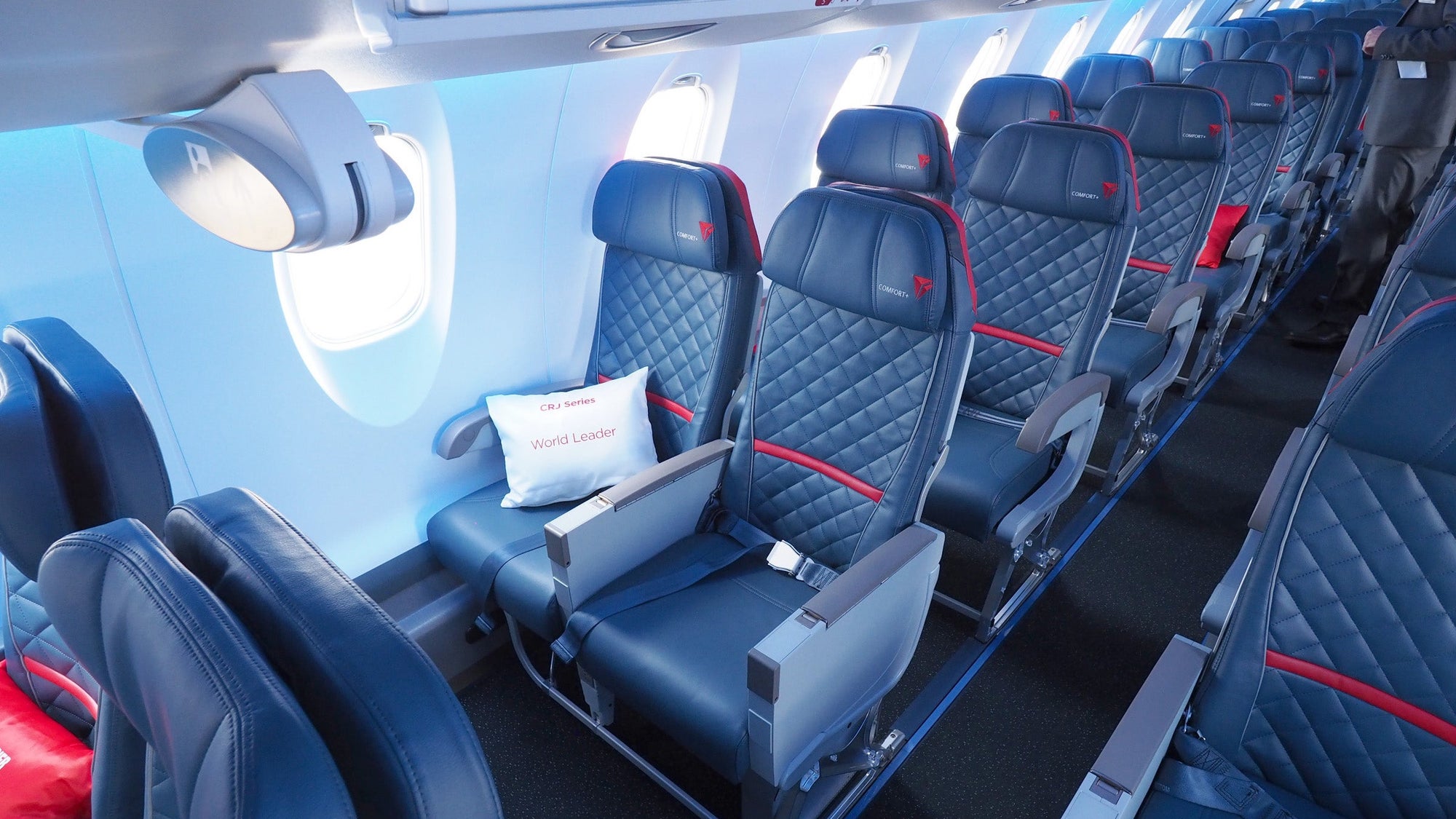 Delta CRJ900 Atmosphere Tour
