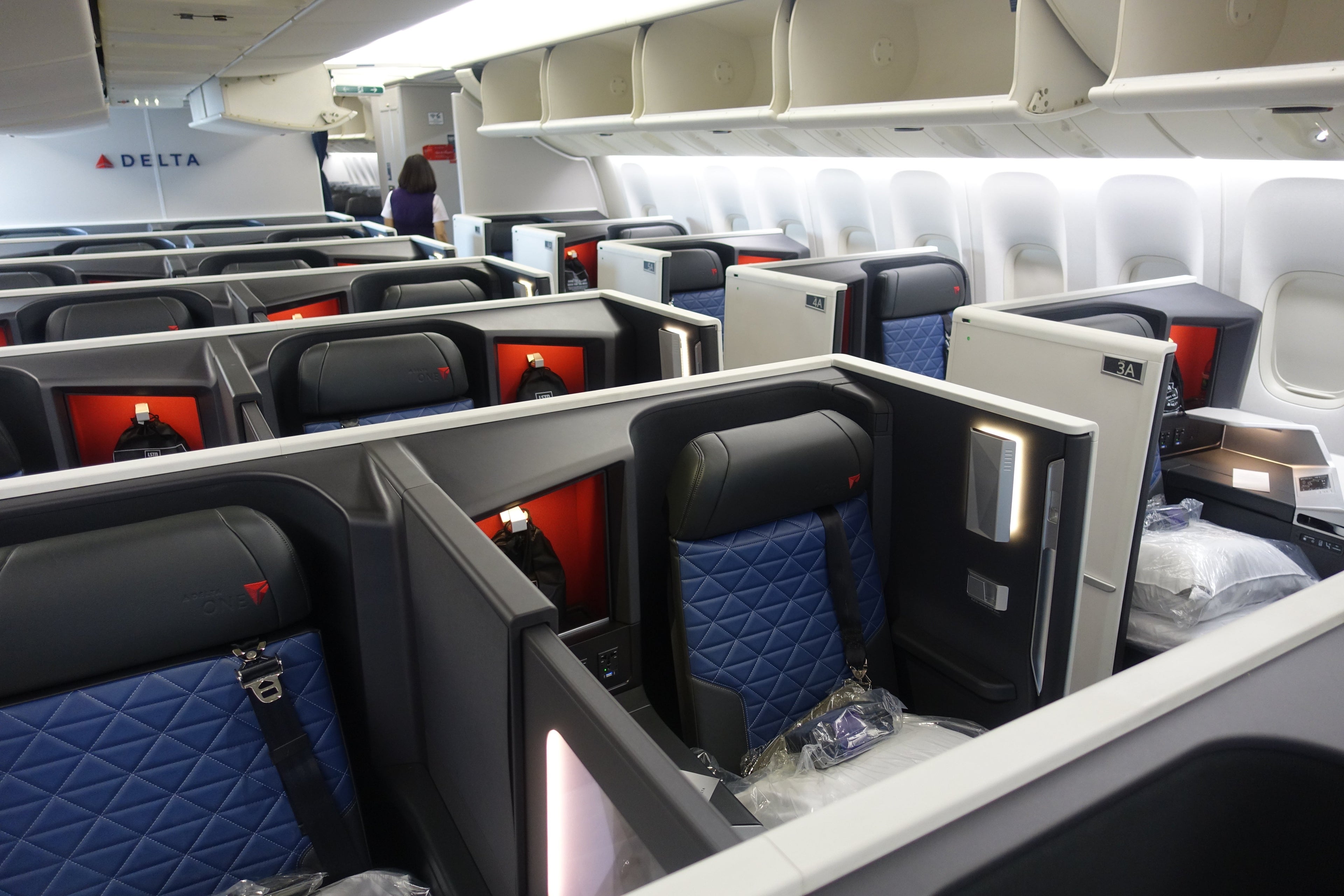 delta one suites 777