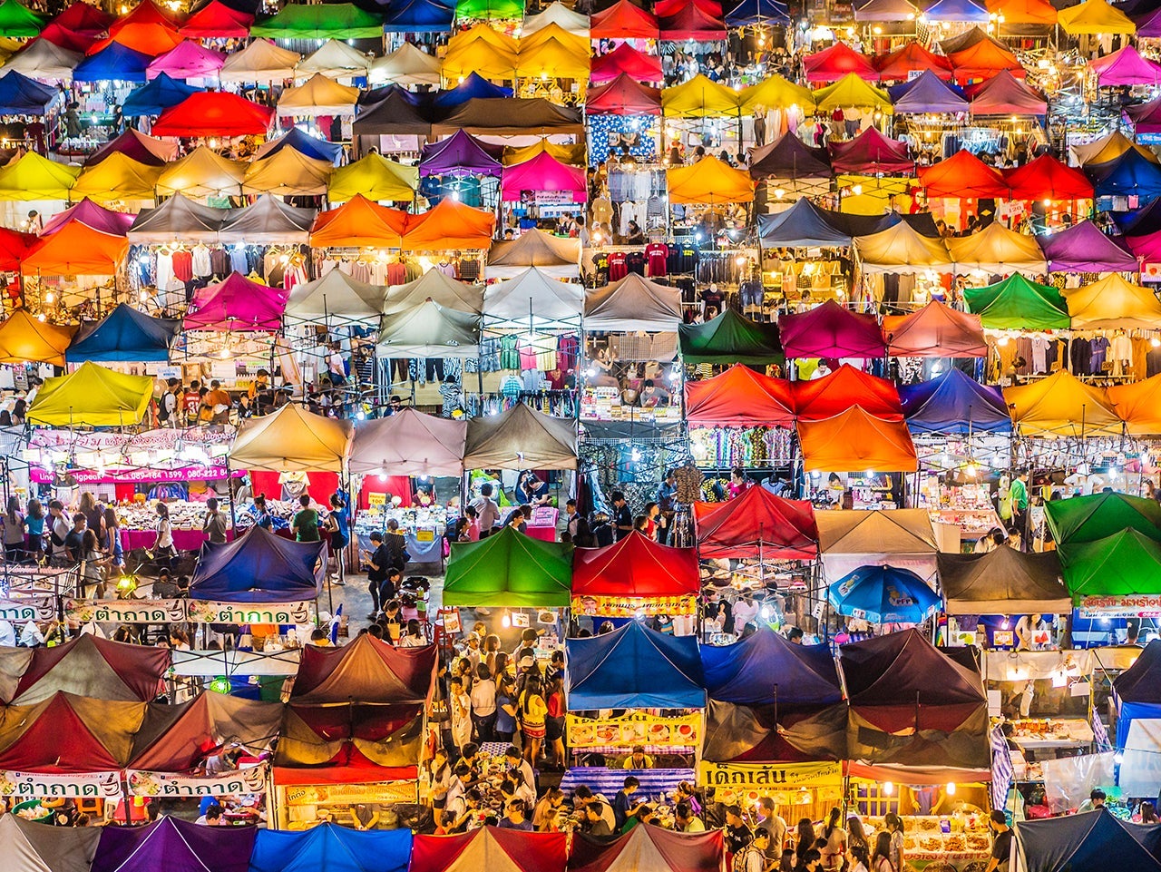 The popular Rod Fai market in Ratchada, Bangkok. (Photo by aluxum / Getty Images)
