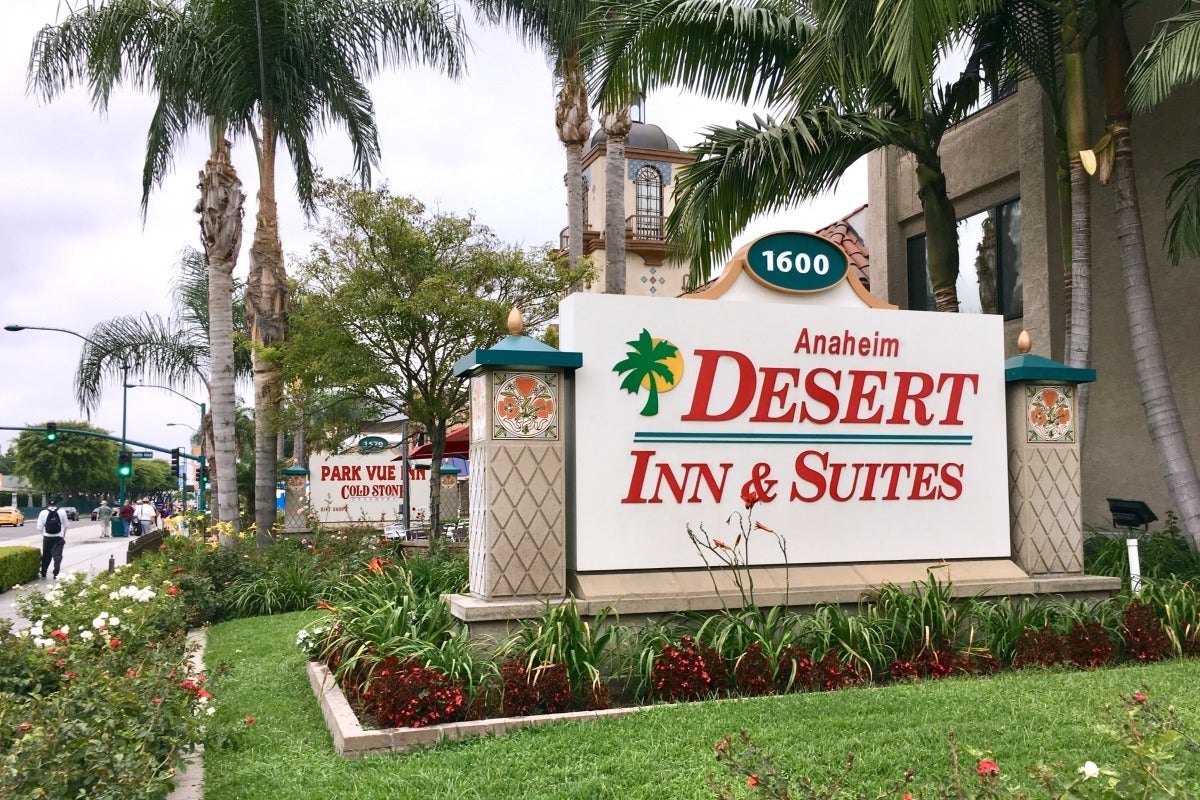Off property hotels near Disneyland on Harbor Boulevard