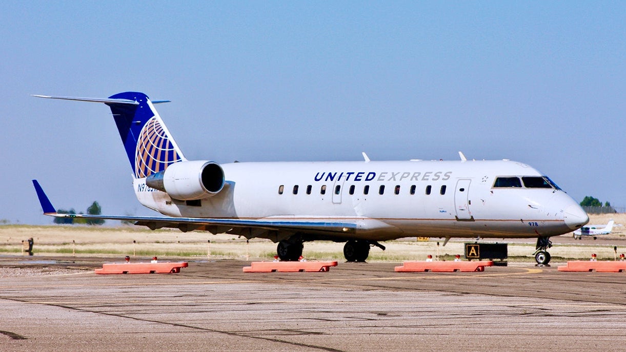United Express CRJ-200
