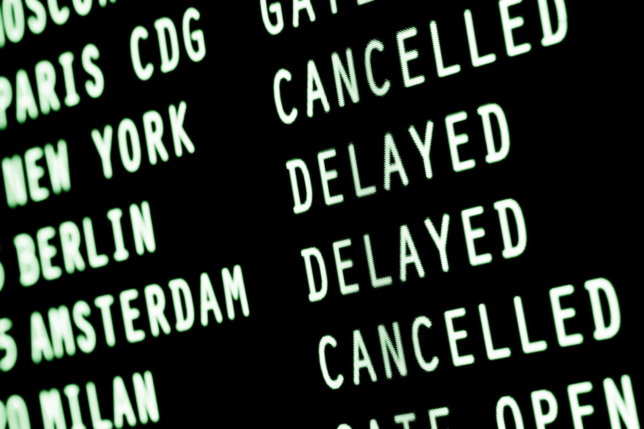 flights cancelled & delayed - airport arrivals departures information screen