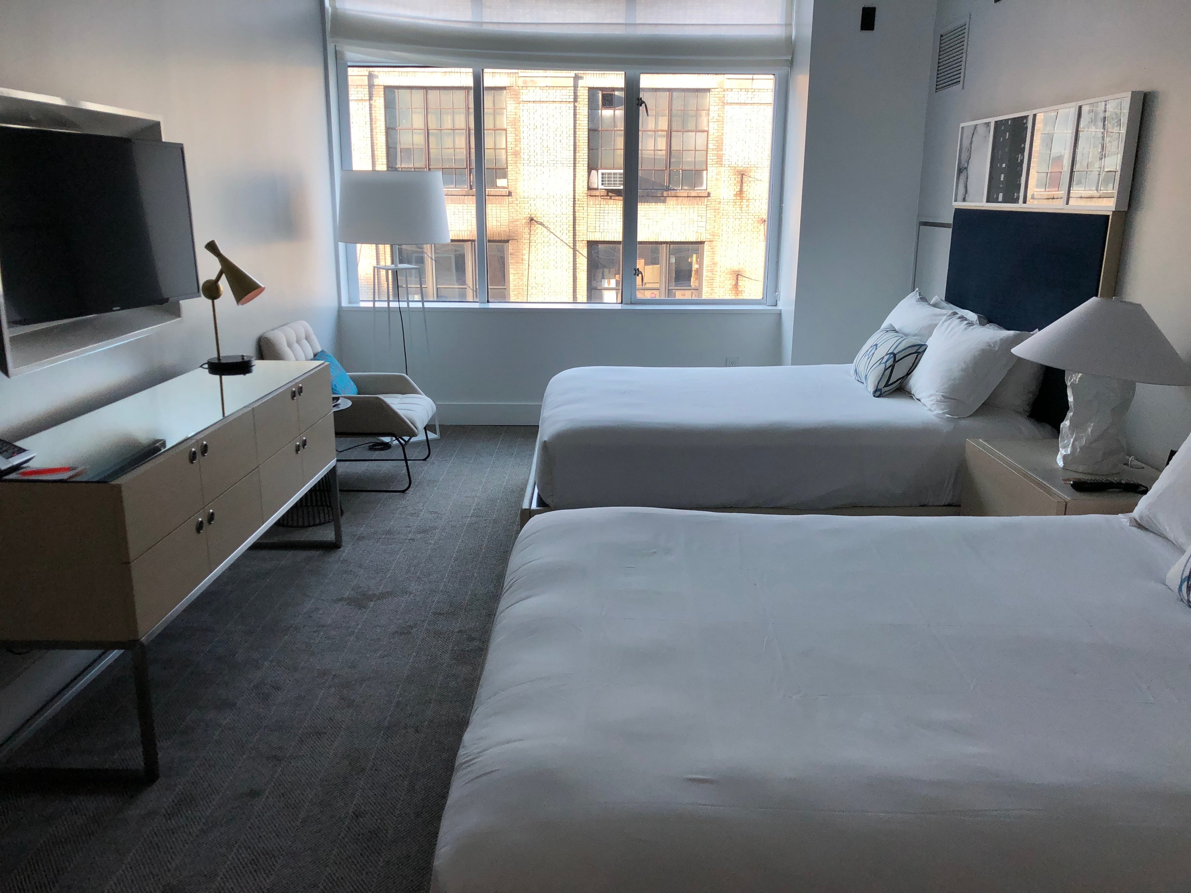Lots of space for a NYC standard hotel room (Photo by Summer Hull / The Points Guy)