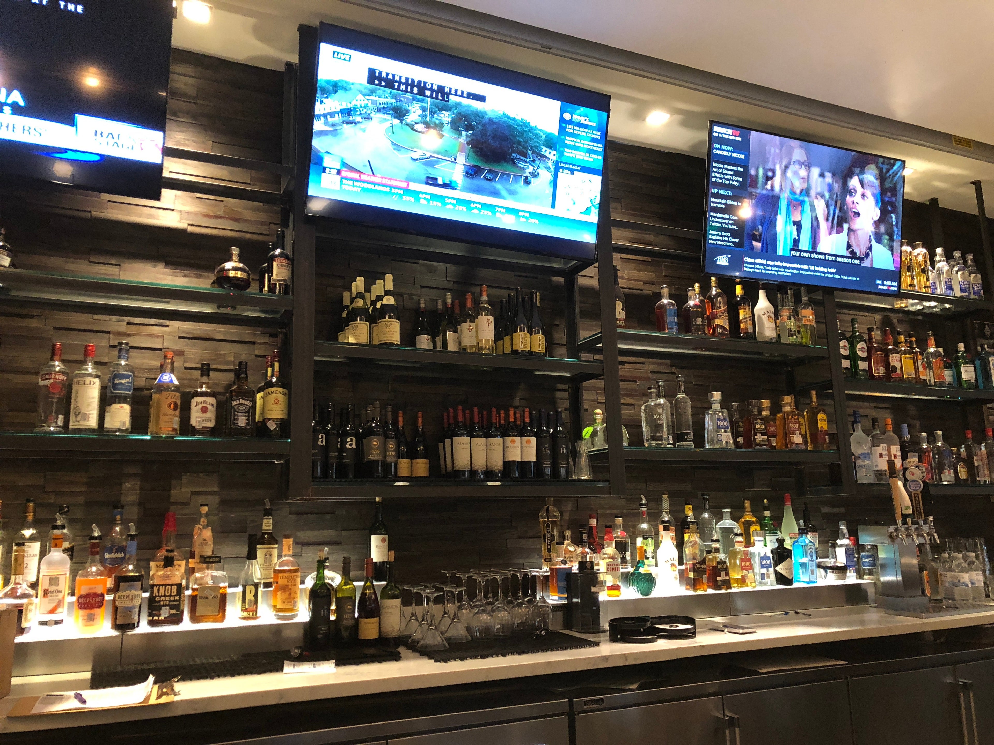 The bar at Landry's at IAH