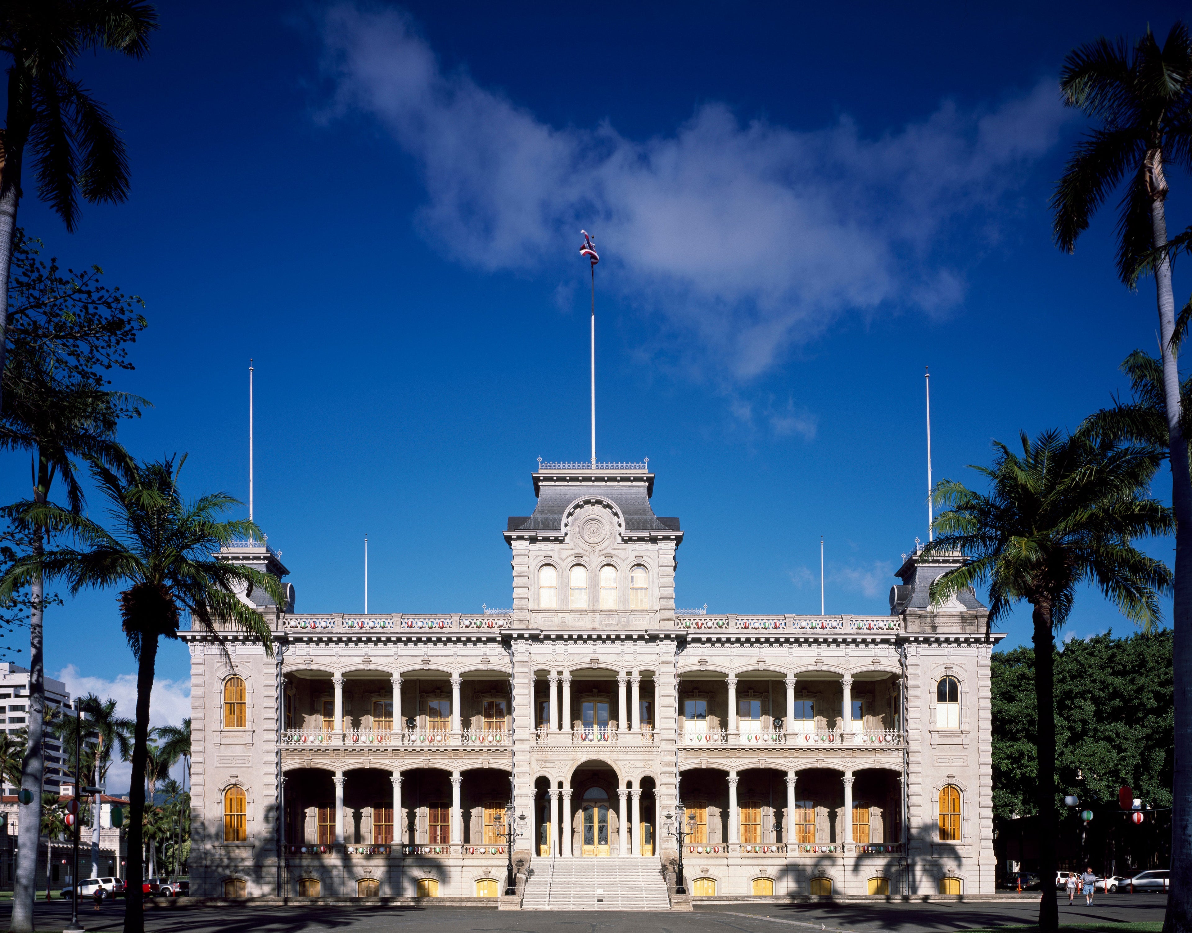 UNITED STATES - AUGUST 02: "Iolani Palace" in the capitol district of downtown Honolulu, Hawaii (Photo by Carol M. Highsmith/Buyenlarge/Getty Images)