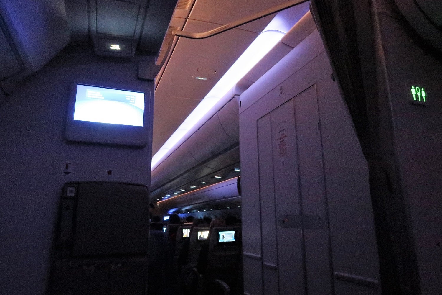 Flight attendants created an artificial "sunrise" three hours before landing.