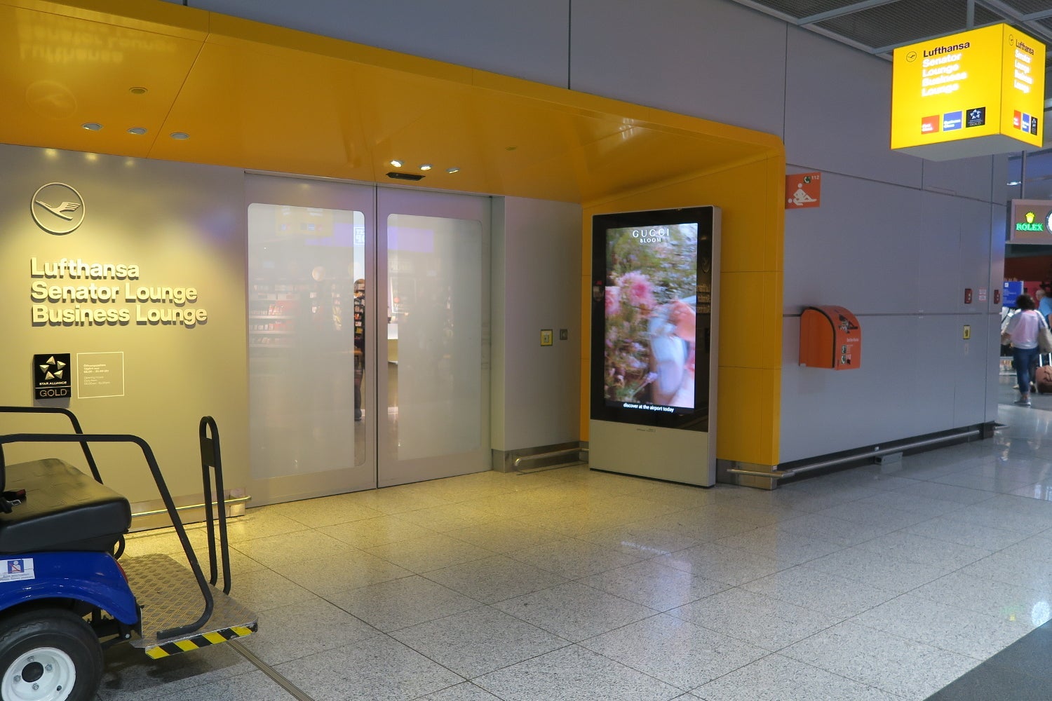 Stopped long enough to take a picture of the lounge entrance.
