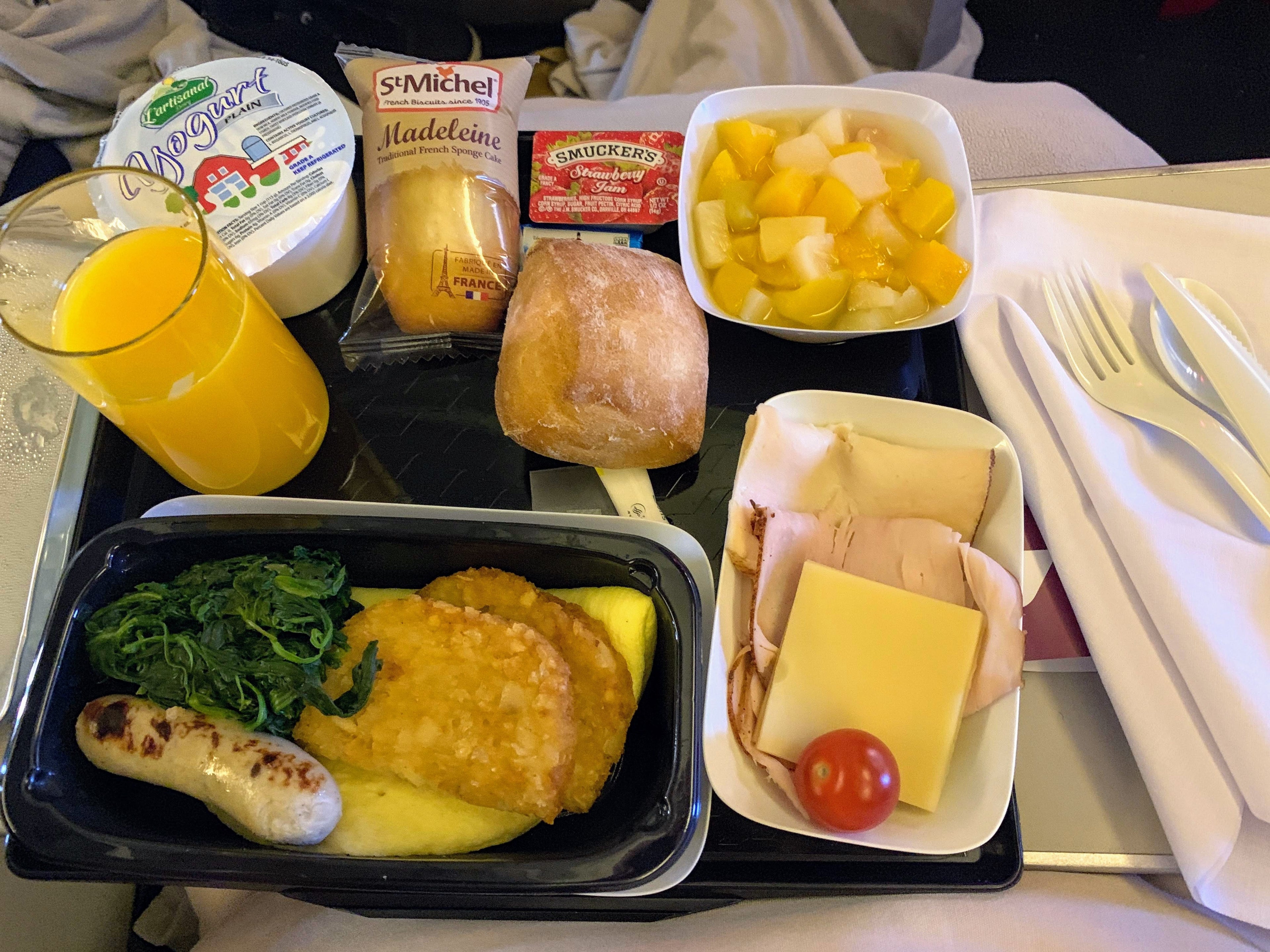 Air France Boeing 777-200 Premium Economy egg meal