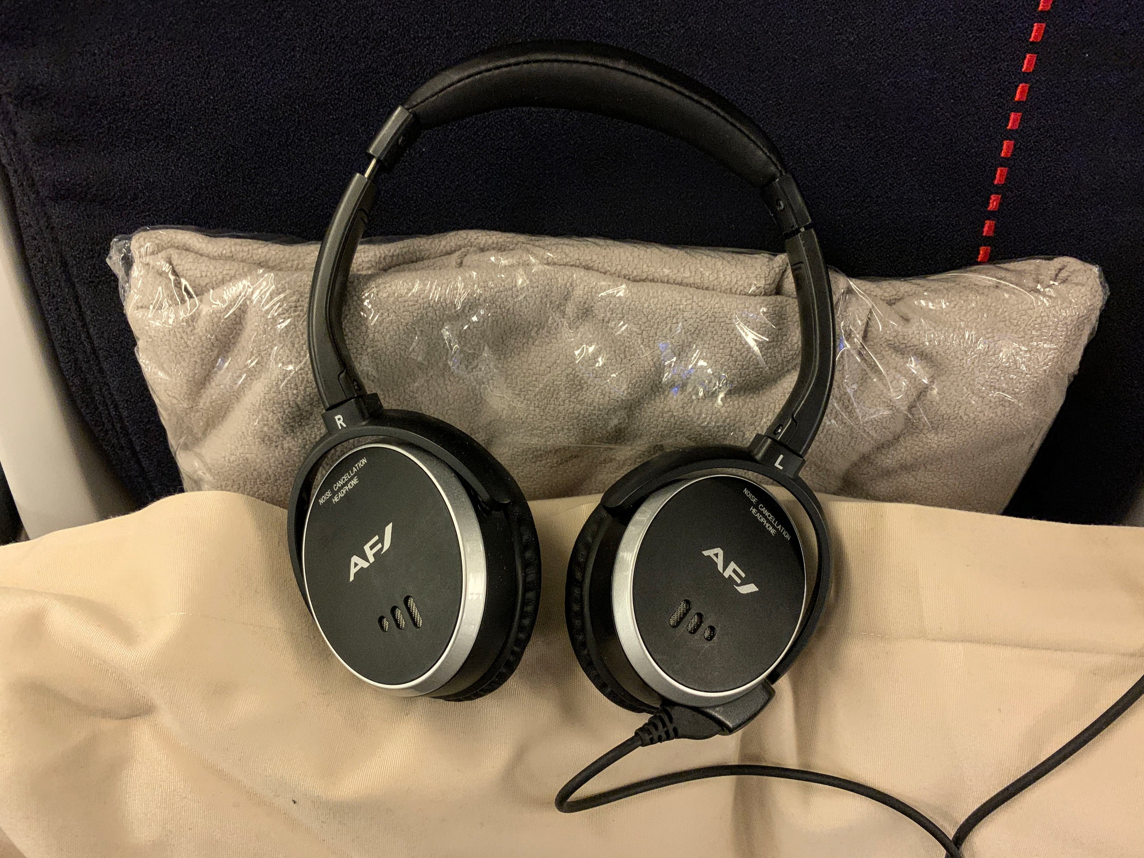Air France Boeing 777-200 Premium Economy headphones