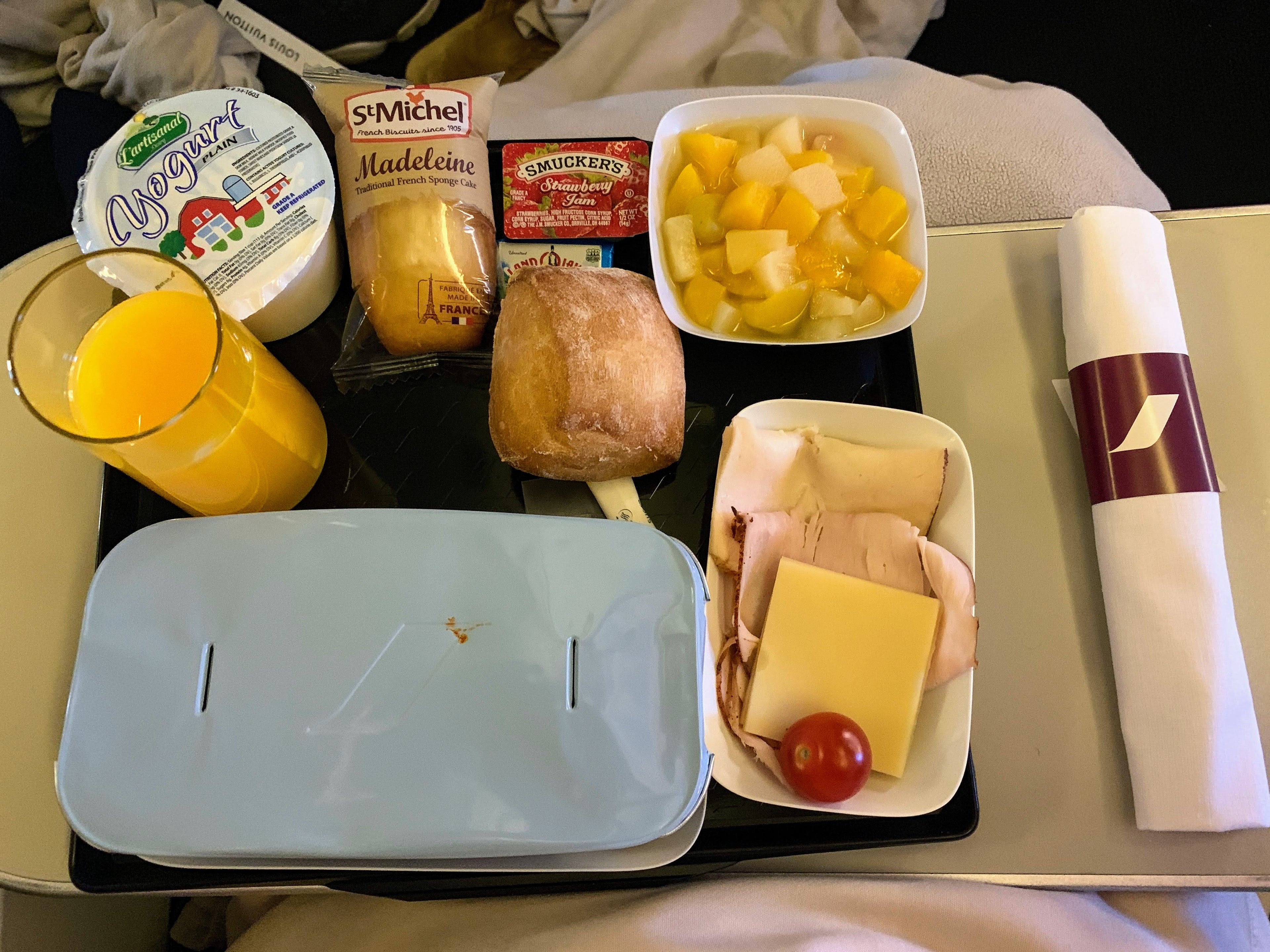 Air France Boeing 777-200 Premium Economy hot meal