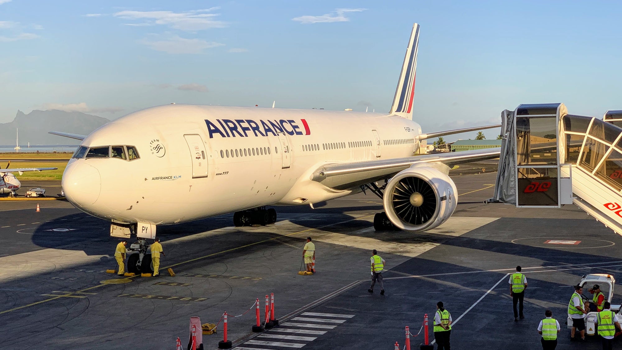 Air France Boeing 777 Business Class Review Tahiti PPT to Los Angeles LAX - Airport