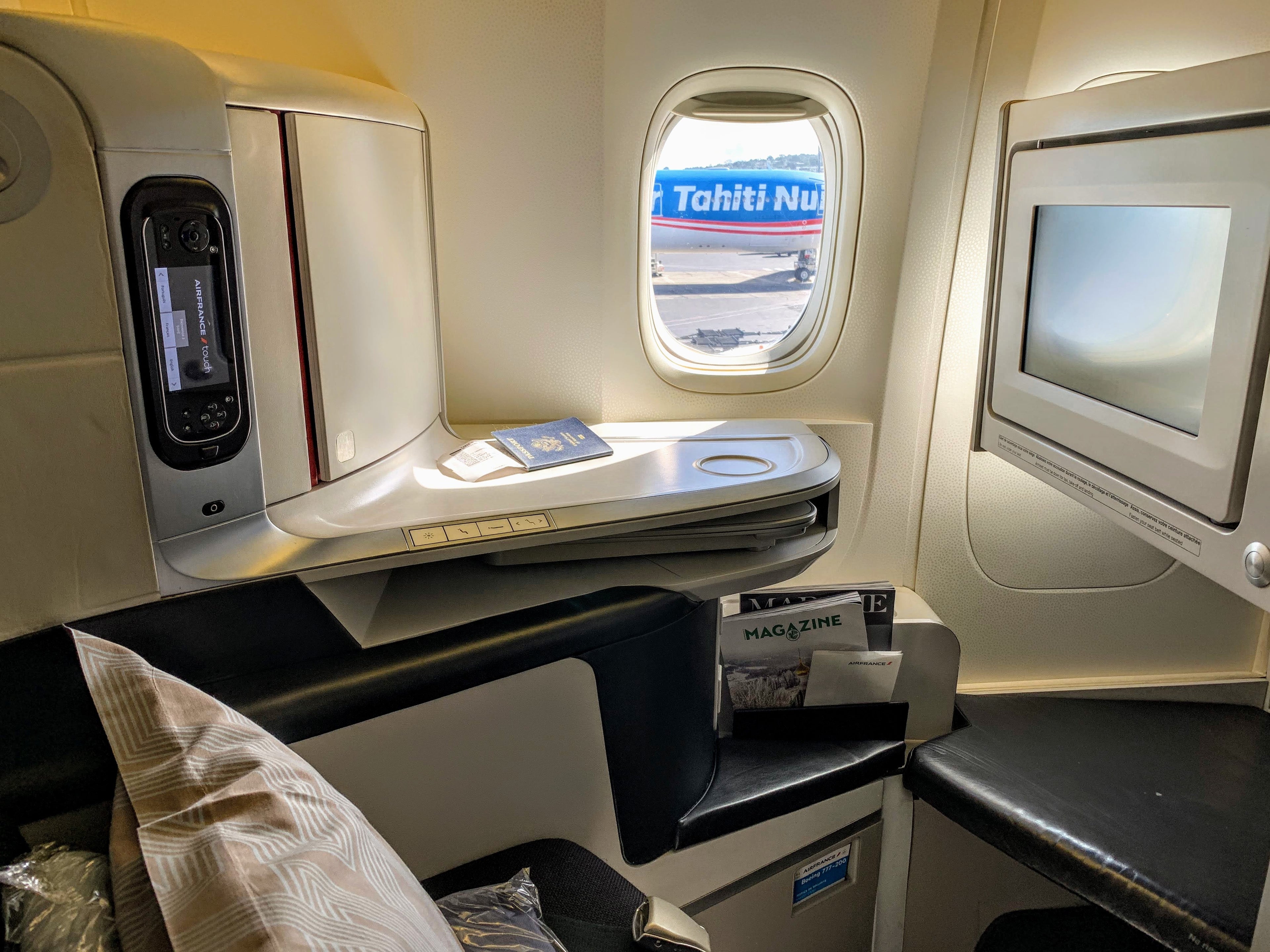 Air France Boeing 777 Business Class Seat tight window