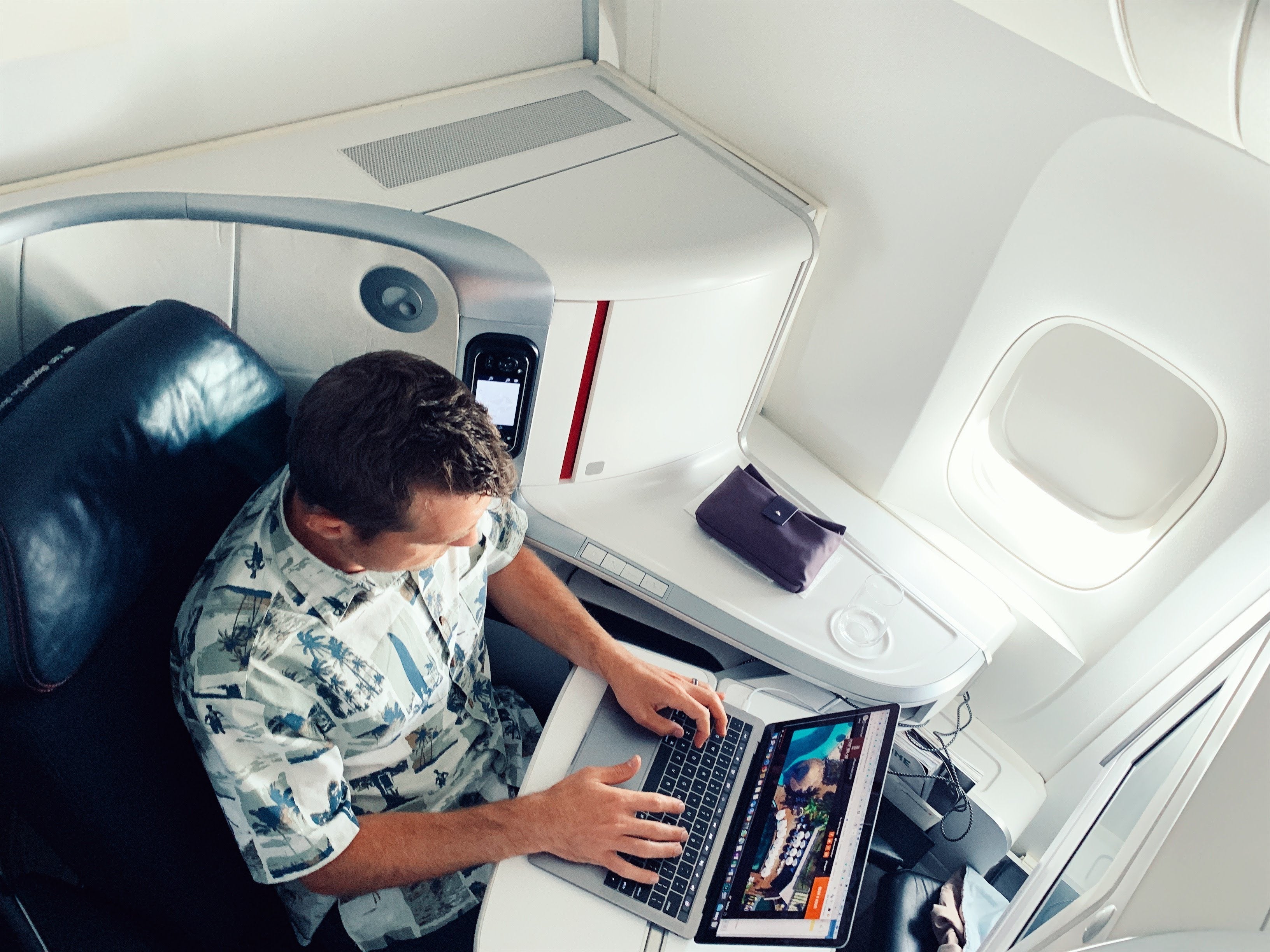 Air France Boeing 777 Business Class laptop working