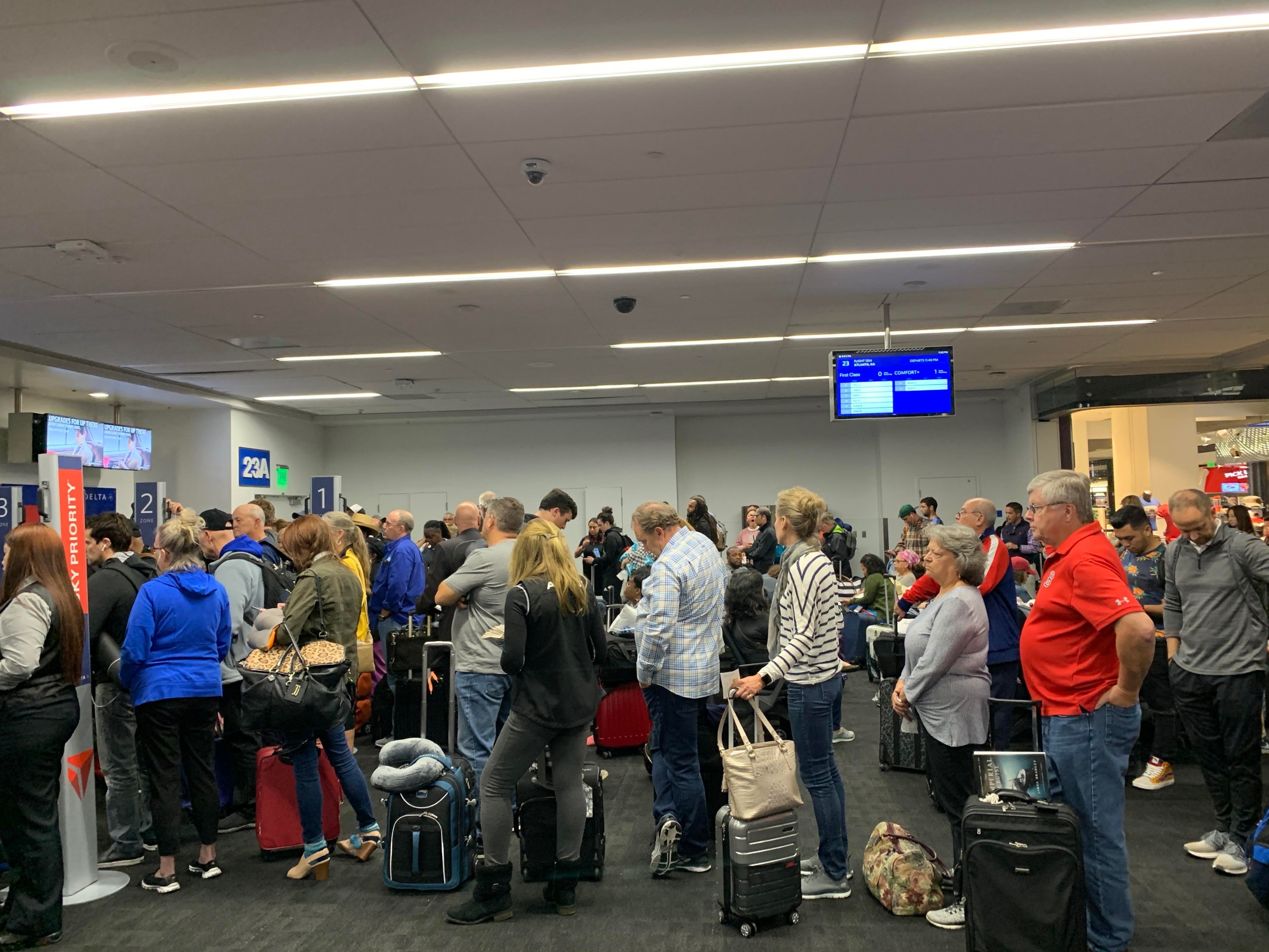 airport crowd