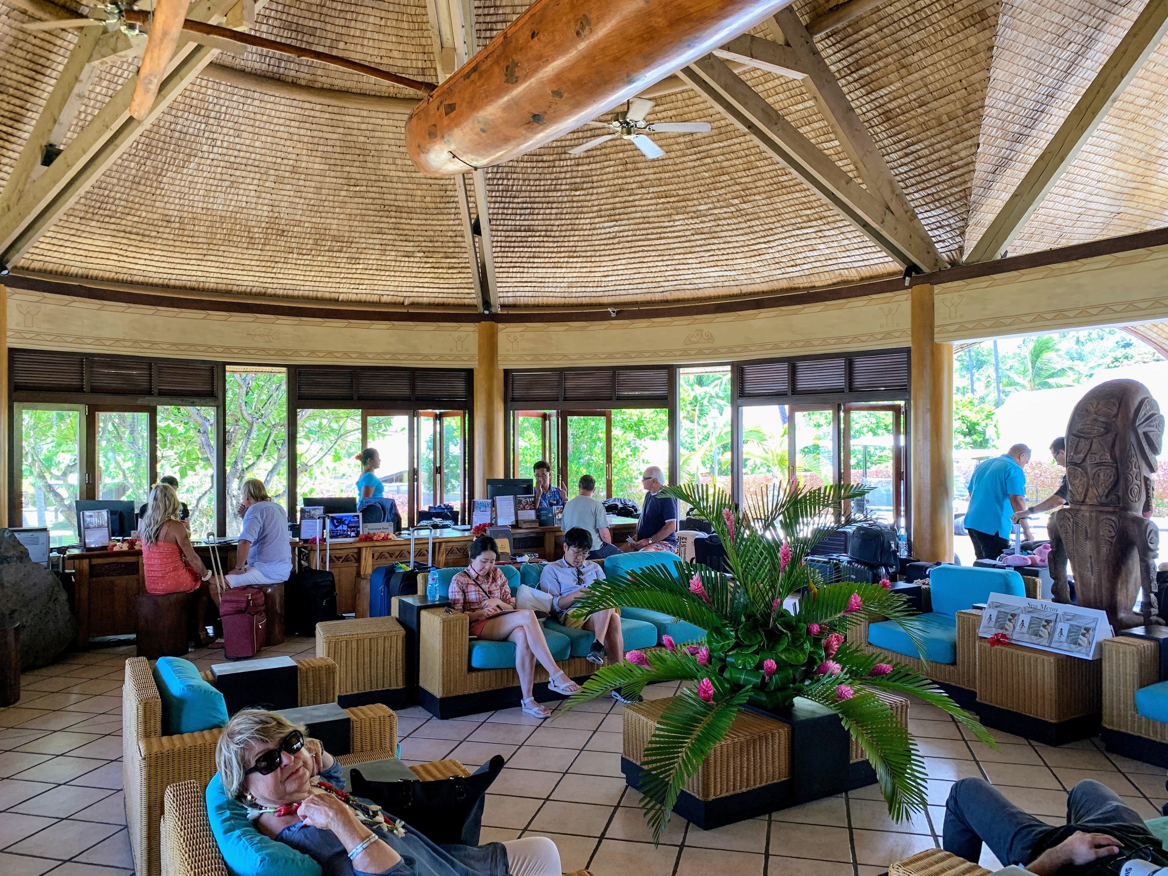 Hilton Moorea Lagoon Resort and Spa - crowded lobby