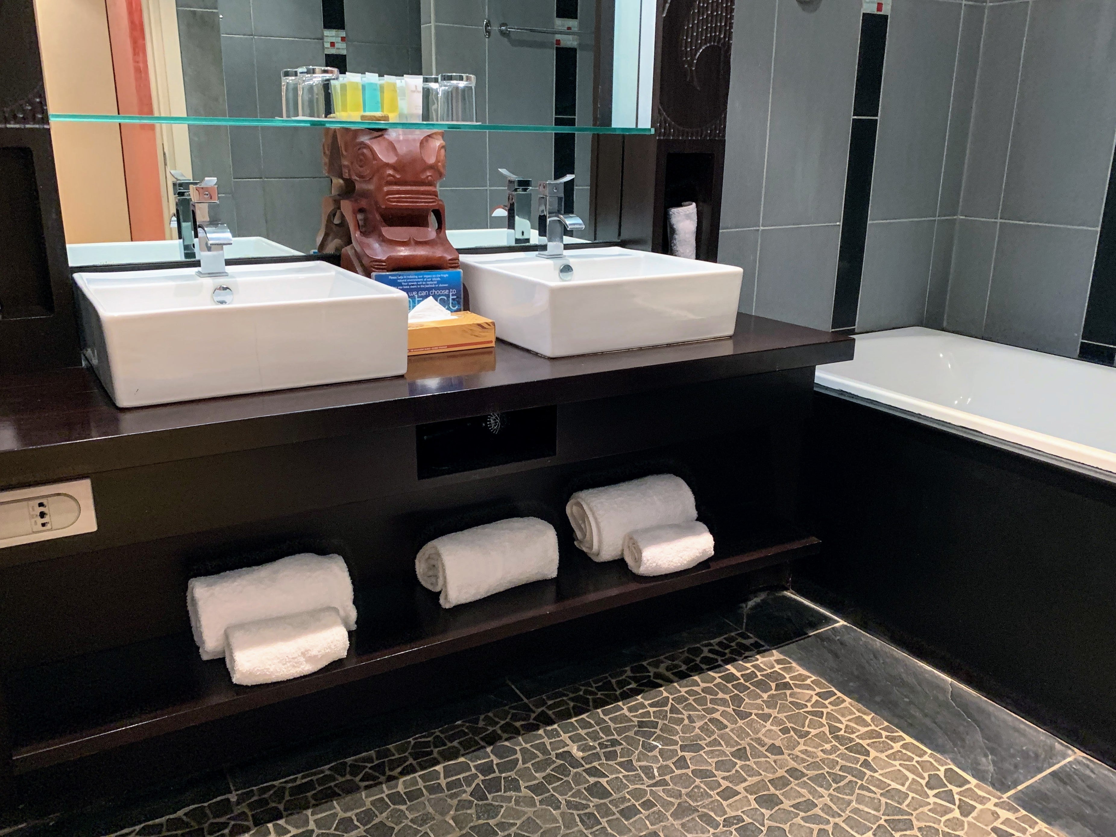 Manava Suites Resort Tahiti - bathroom