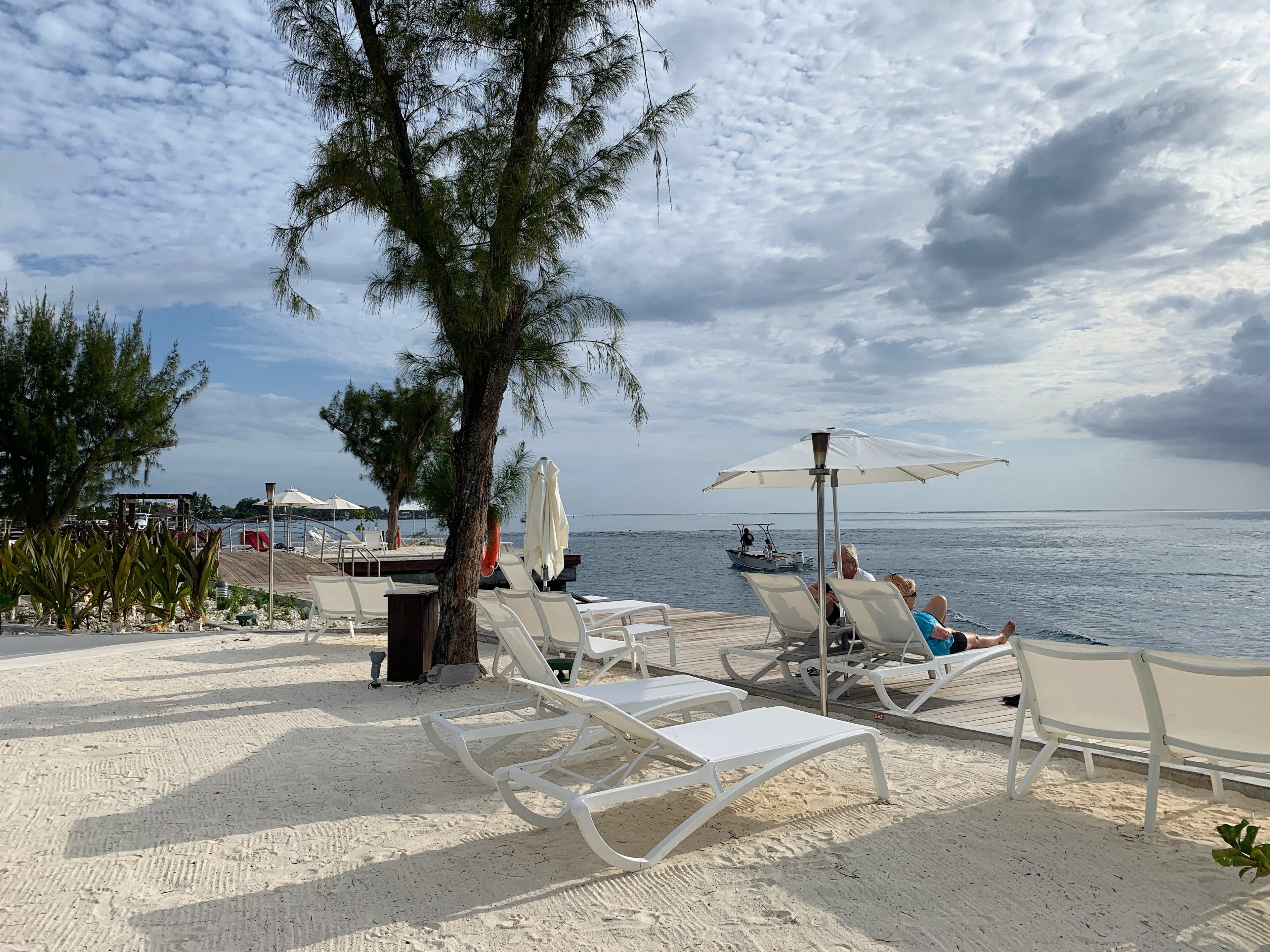 Manava Suites Resort Tahiti - beach
