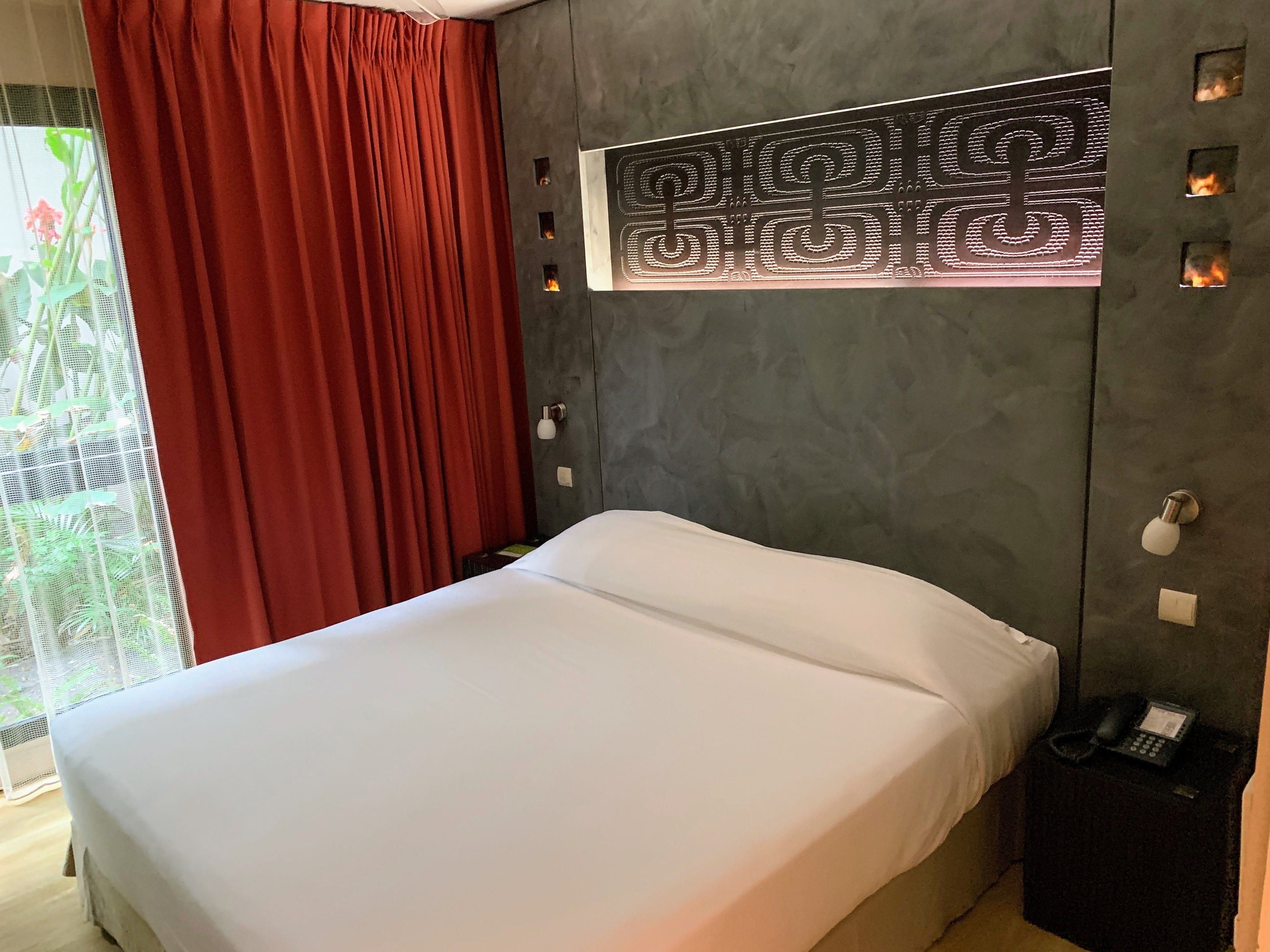 Manava Suites Resort Tahiti - master bedroom