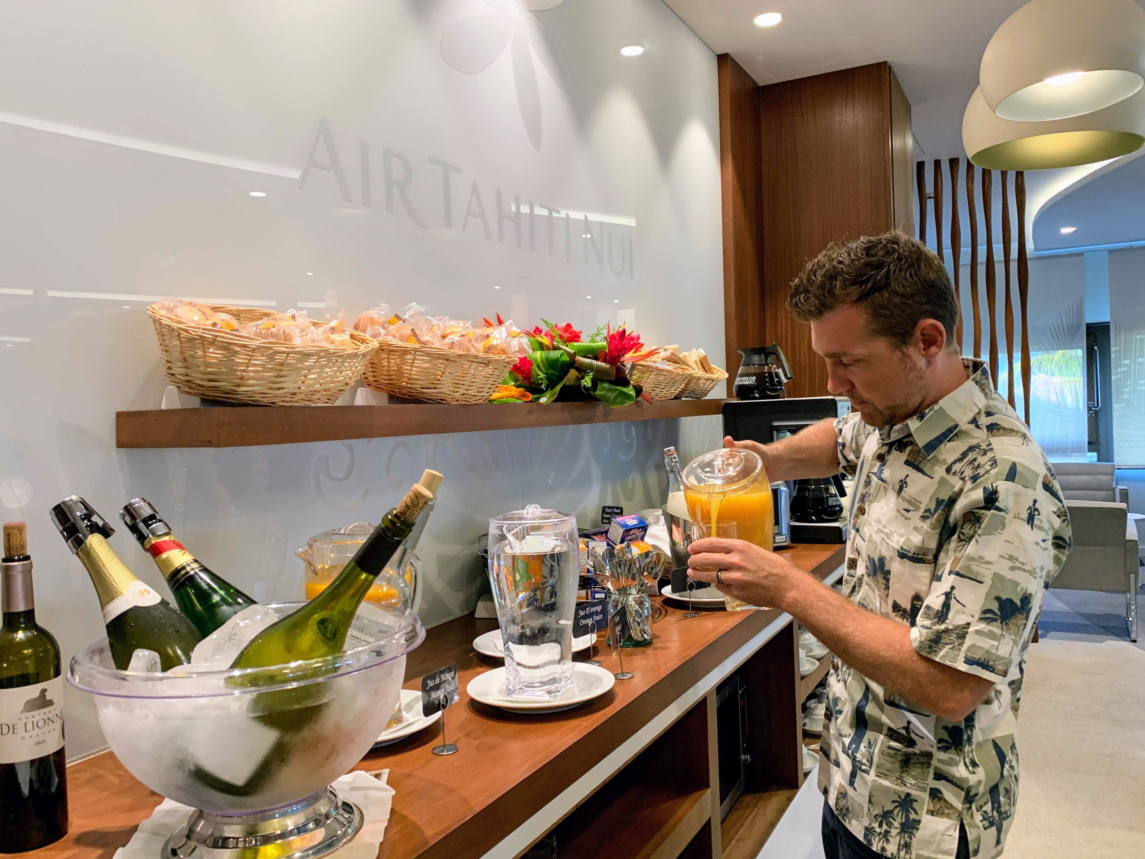 PPT Salon Lounge in Tahiti - beverage bar