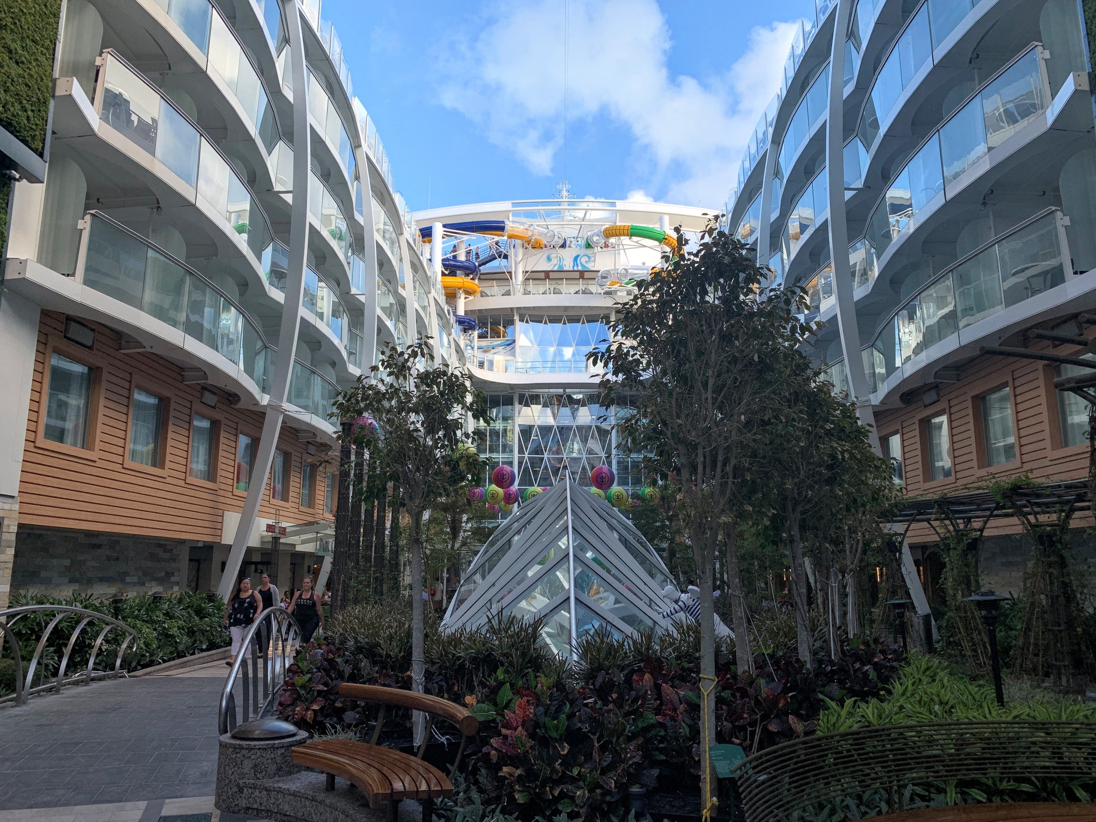 Royal Caribbean Symphony of the Seas - Central Park gardens