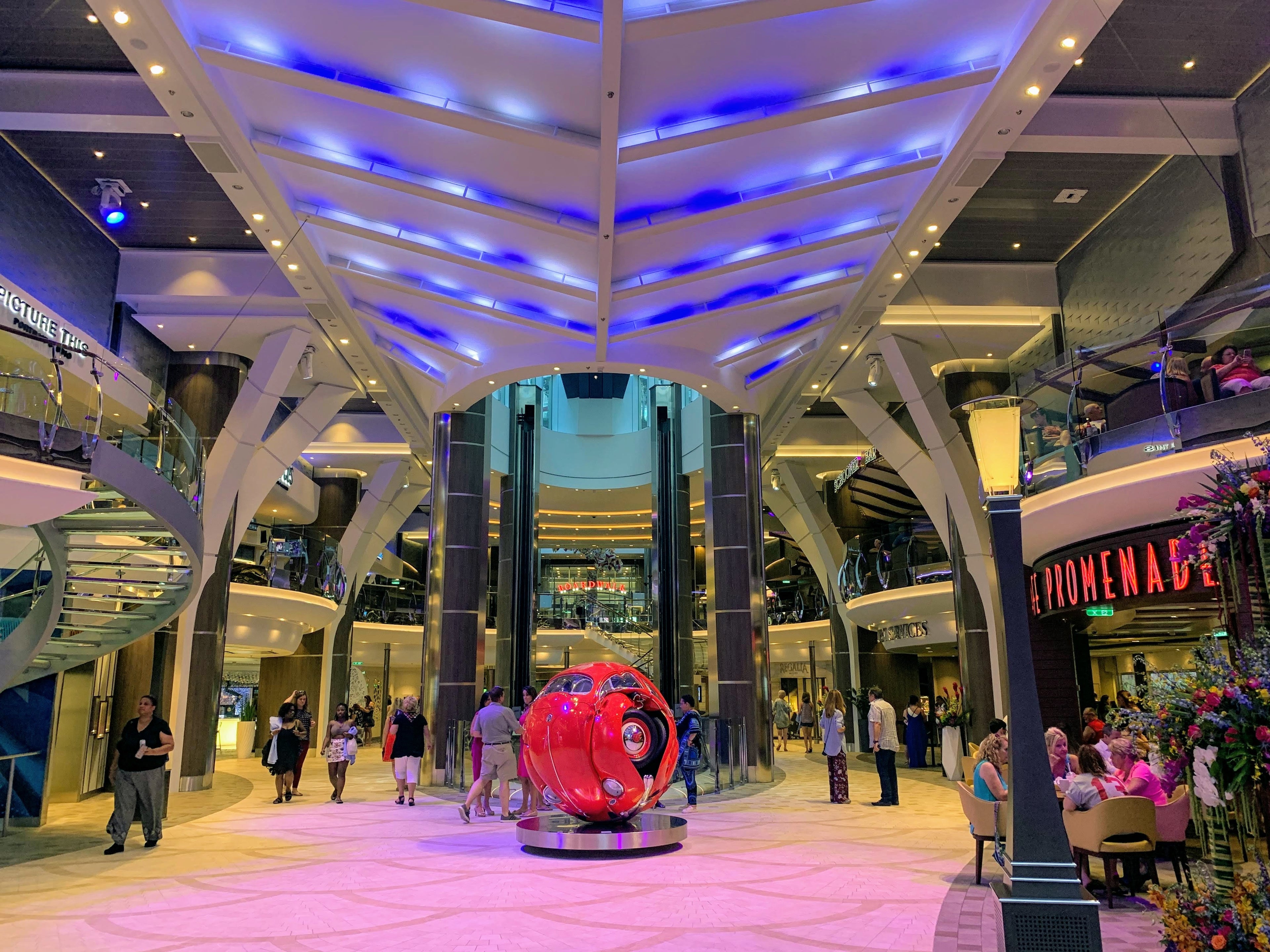 Royal Caribbean Symphony of the Seas - Royal Promenade