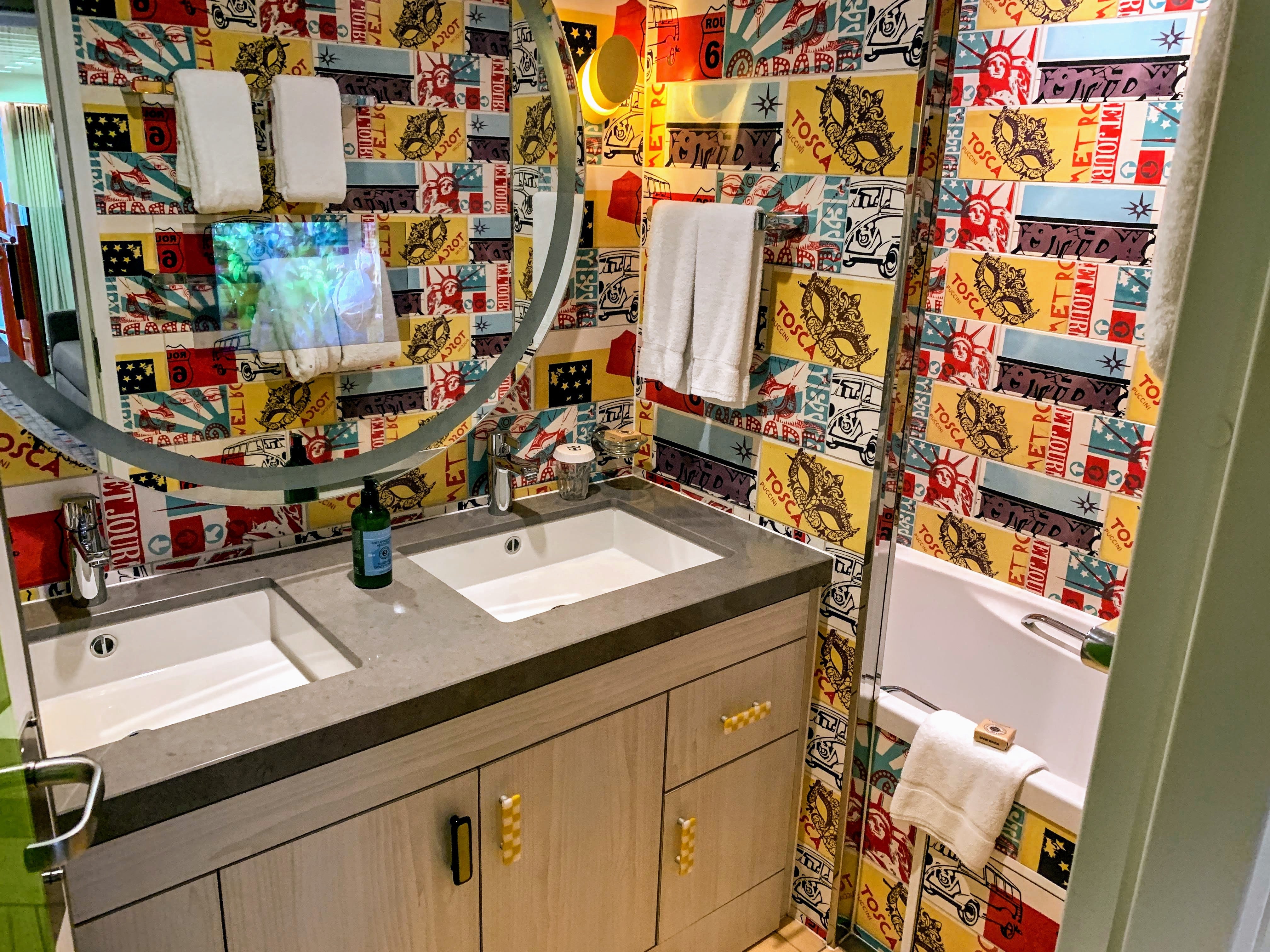 Royal Caribbean Symphony of the Seas - Ultimate Family Suite Kids Bathroom