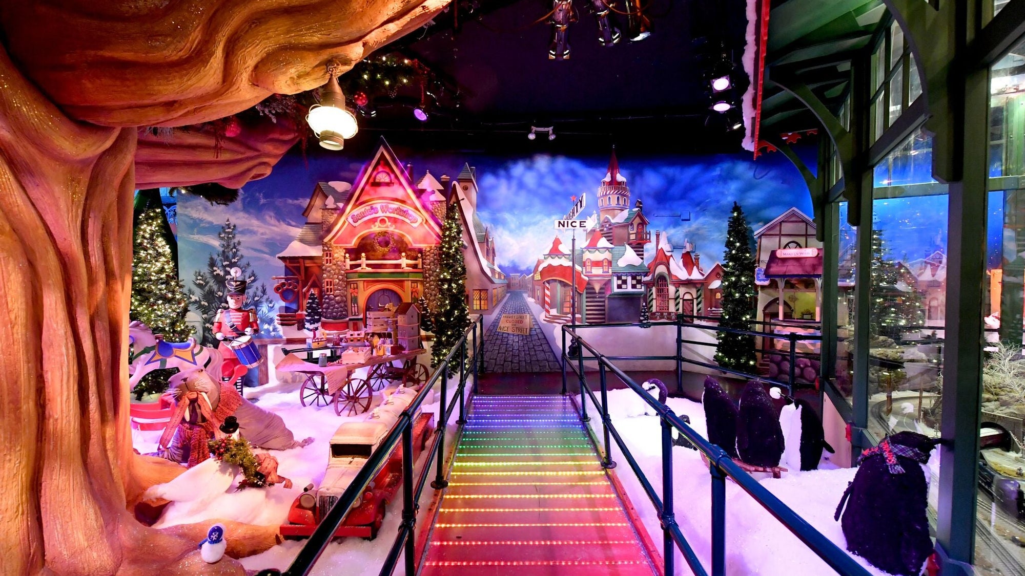 Is Macys on 34Th Street Decorated for the Holiday: Stunning Festive Magic!