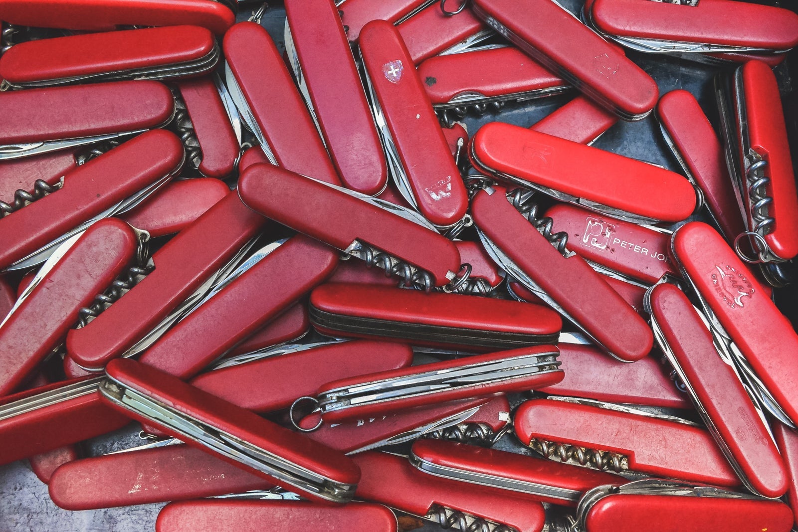 A pocketknife while traveling can be unbelievably handy. (Photo by Paul Felberbauer via Unsplash)