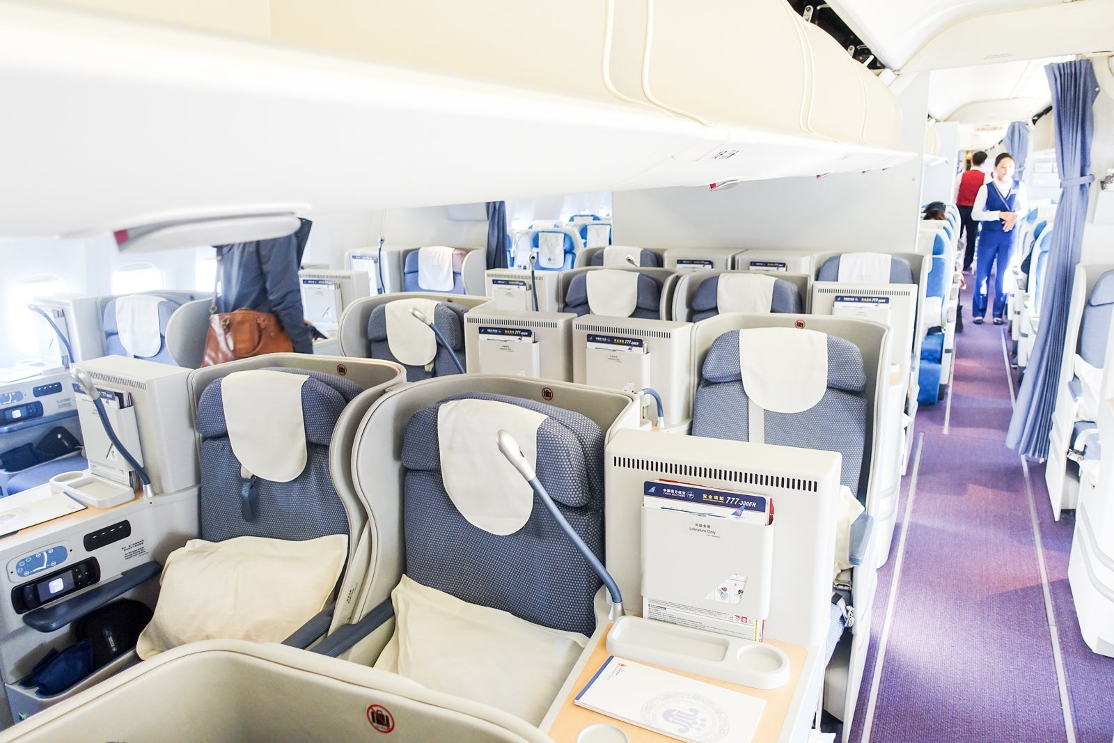 Business class in a 1-2-1 layout